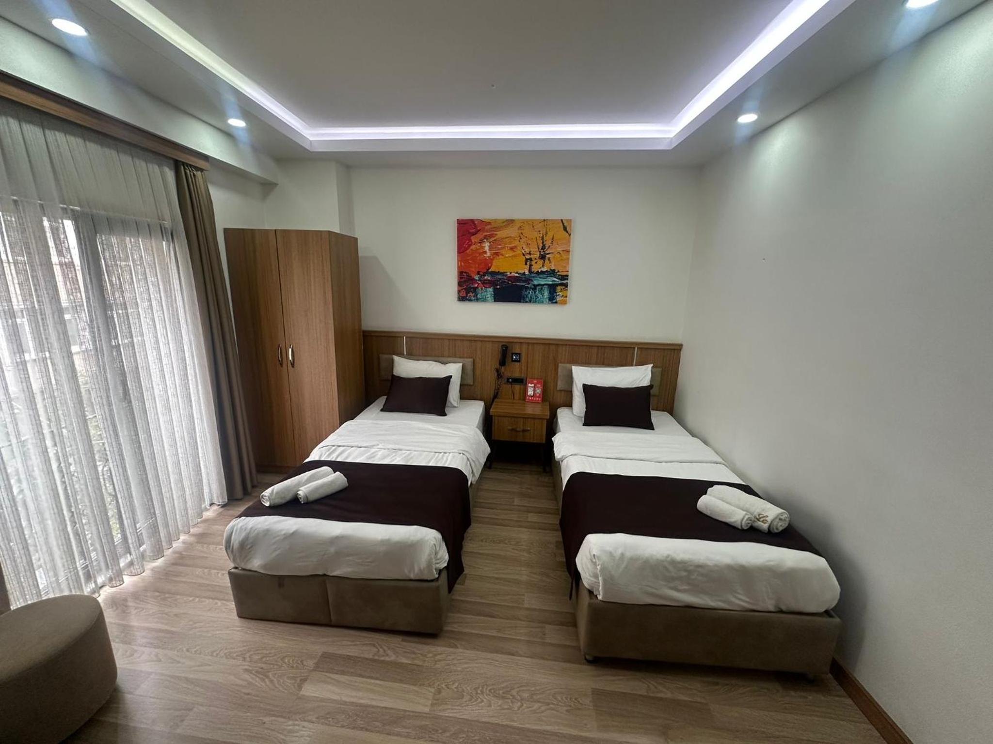 Deluxe King Room photo 2