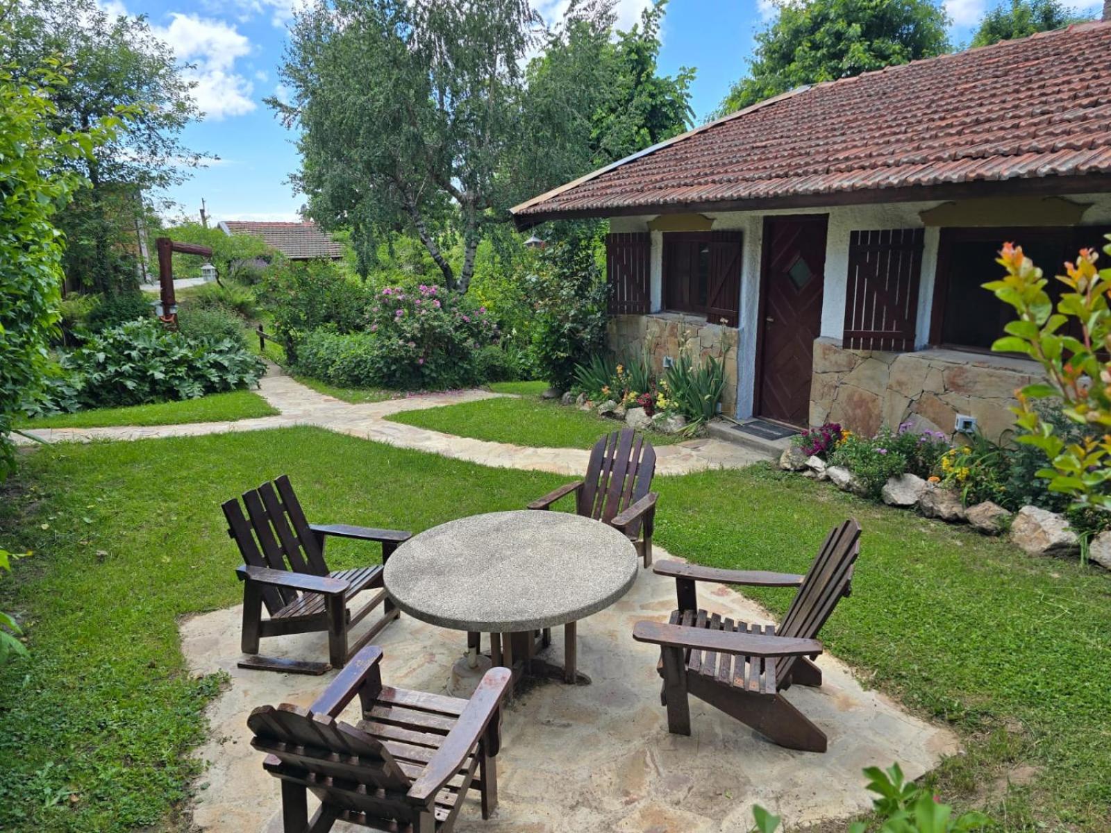 Deluxe Bungalow with Garden View