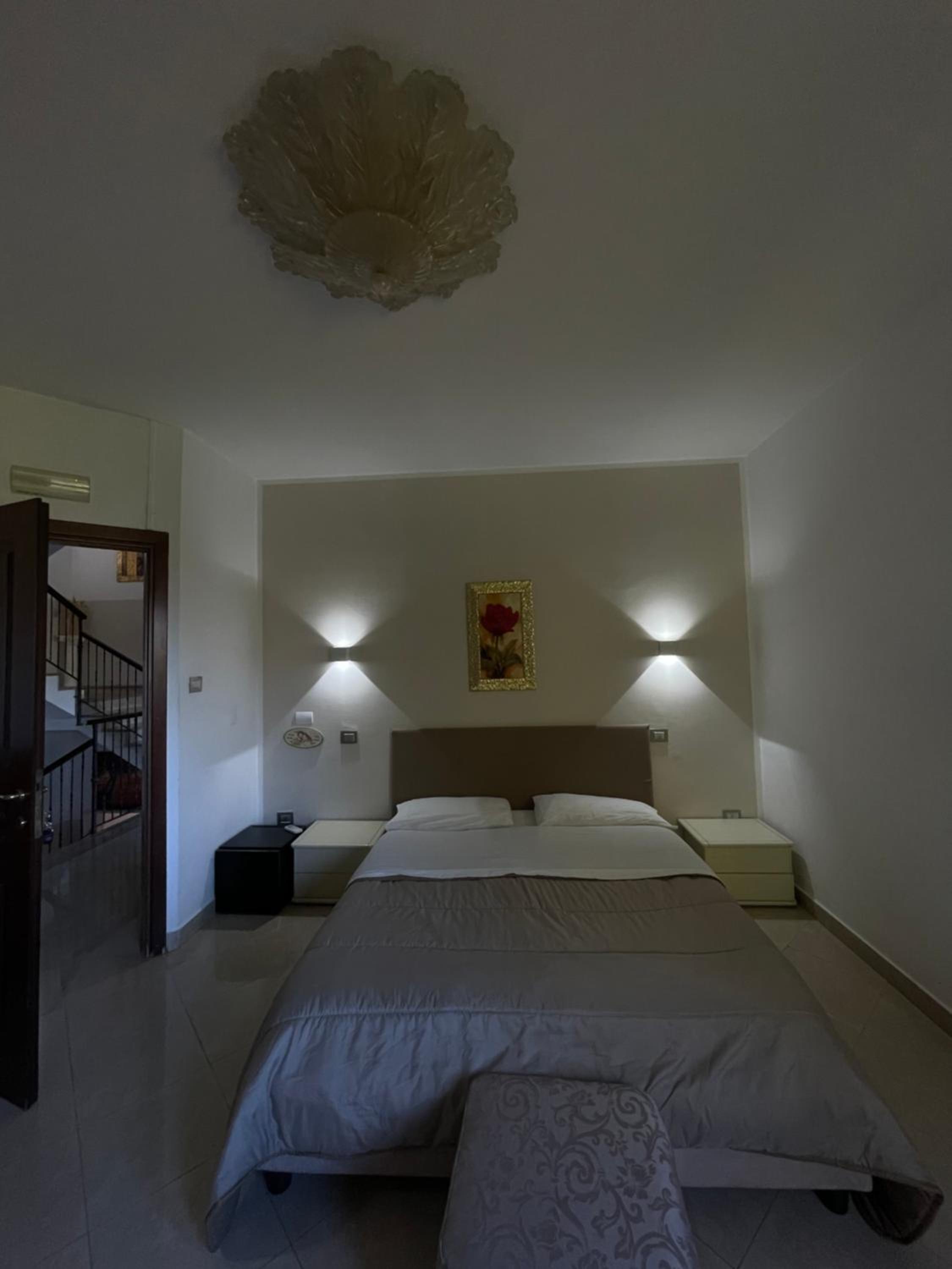 Large Double or Twin Room photo 2