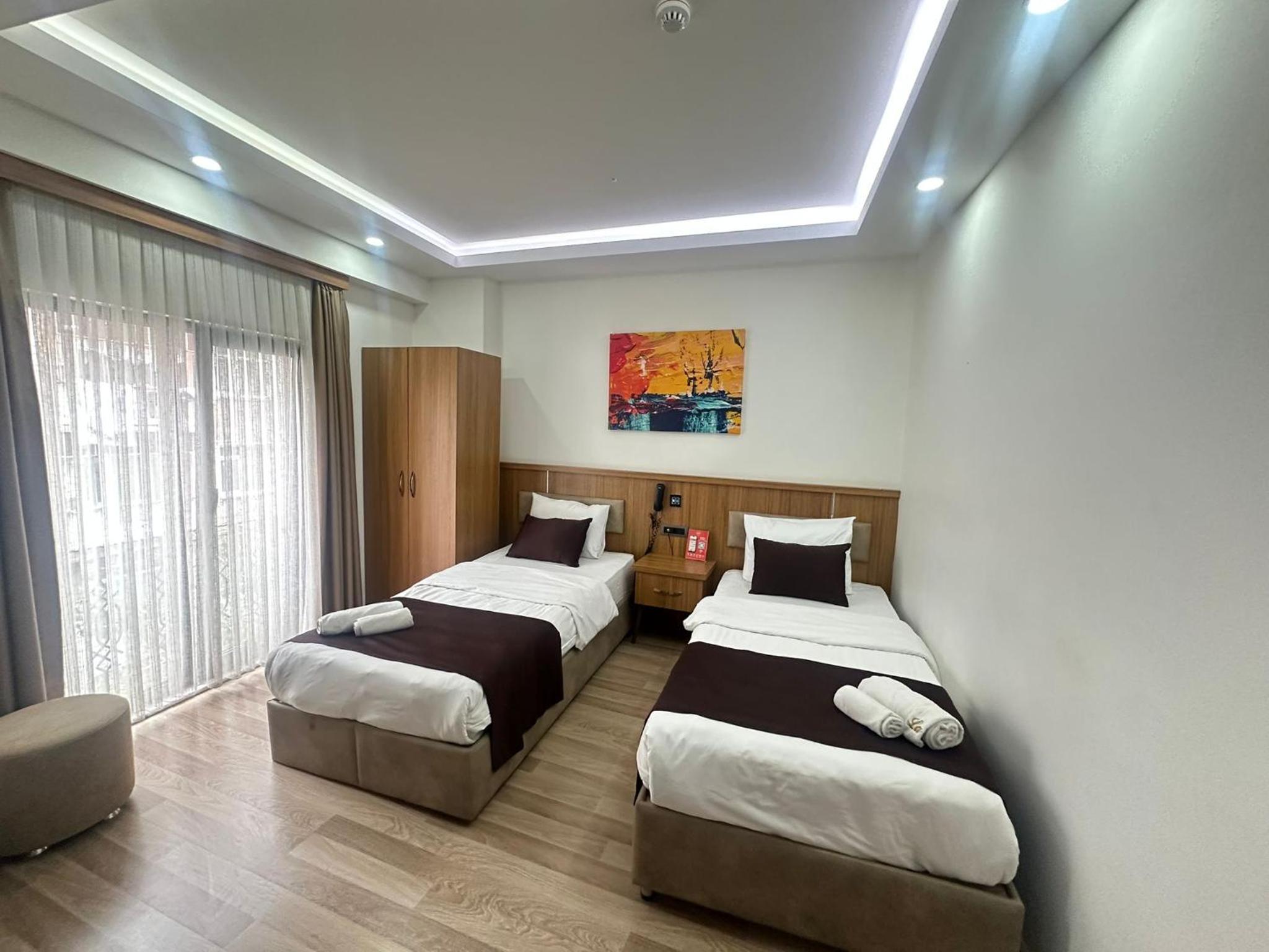 Deluxe King Room photo 2