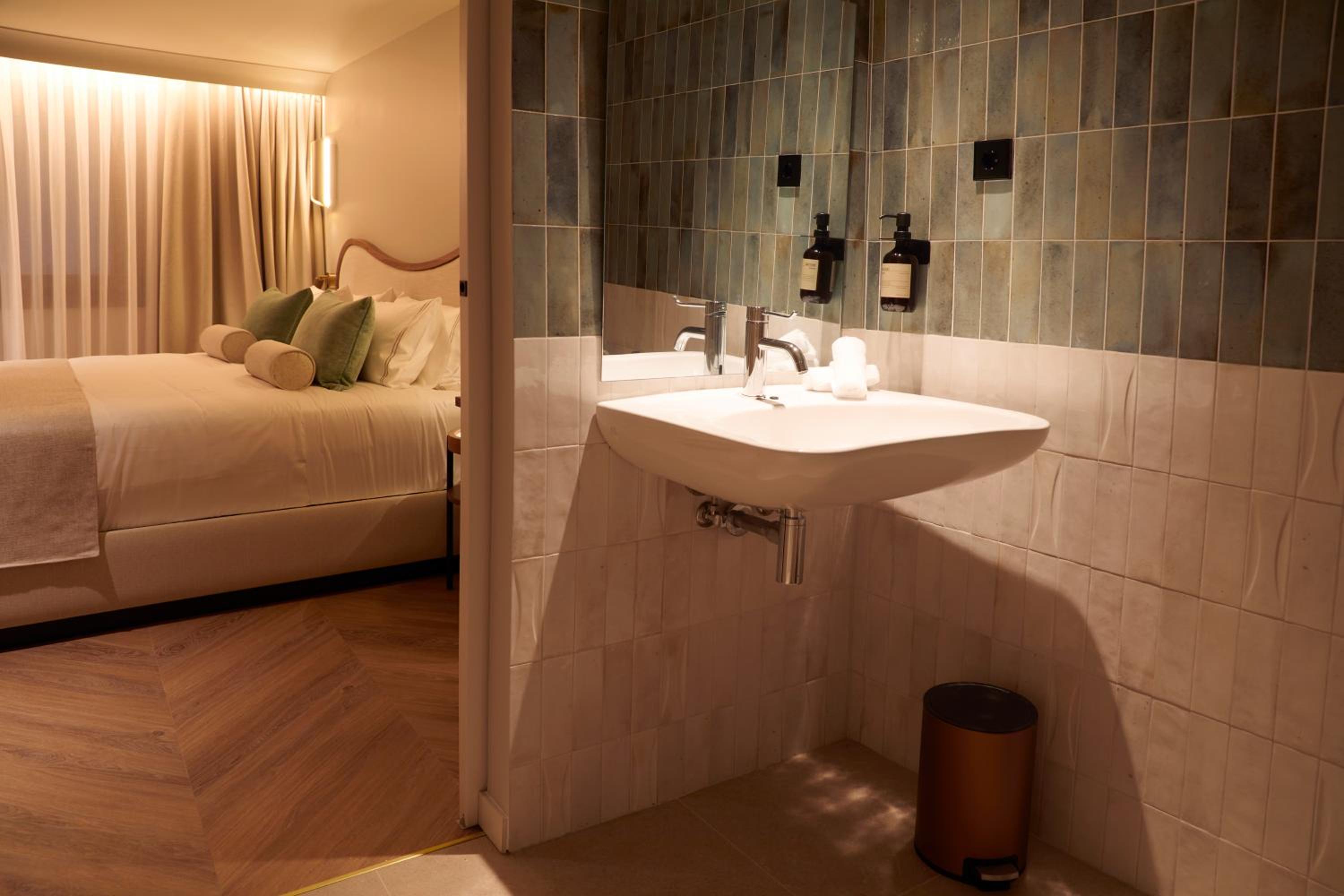 Deluxe Double Room photo 2