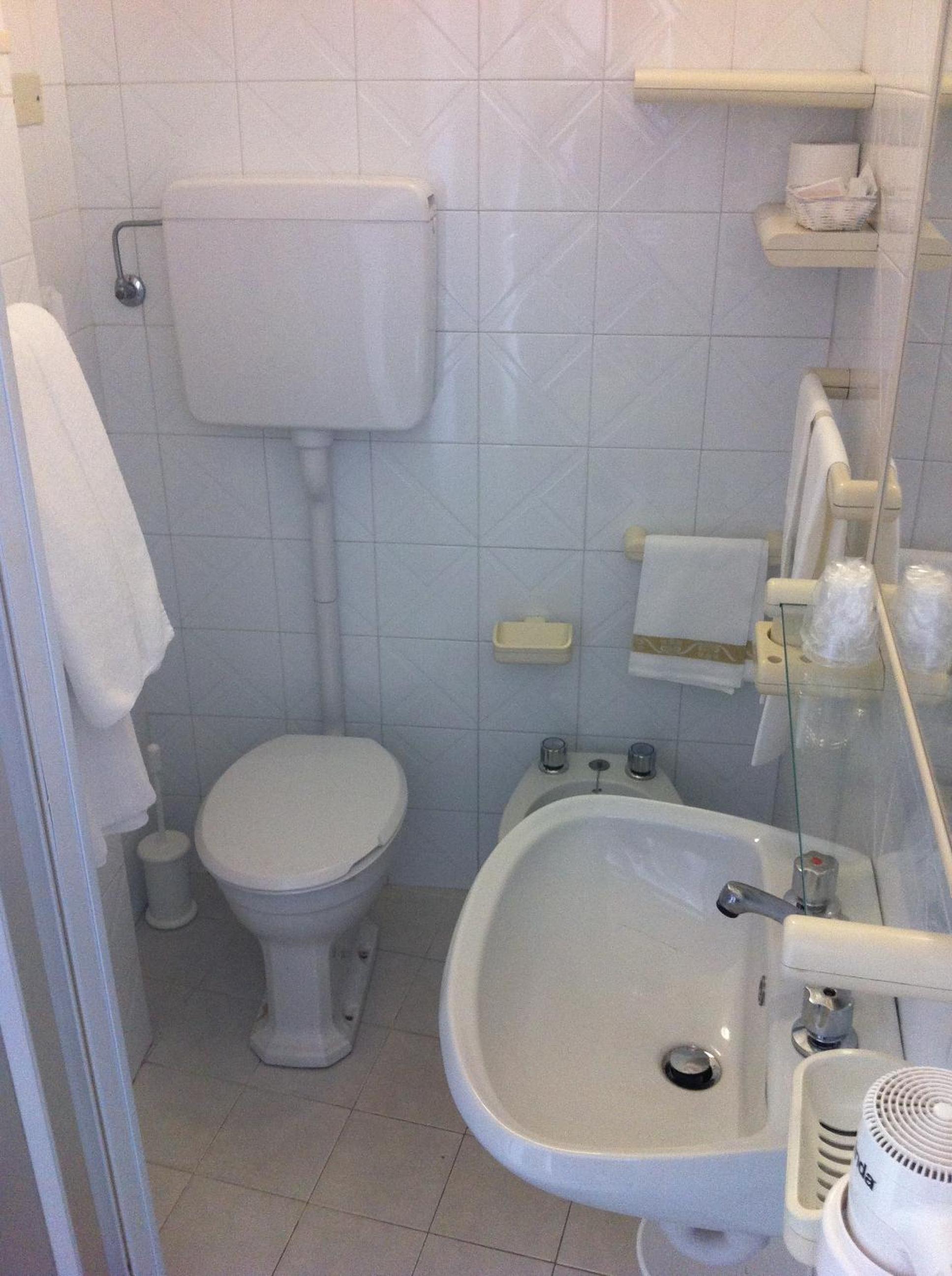 Double or Twin Room photo 3