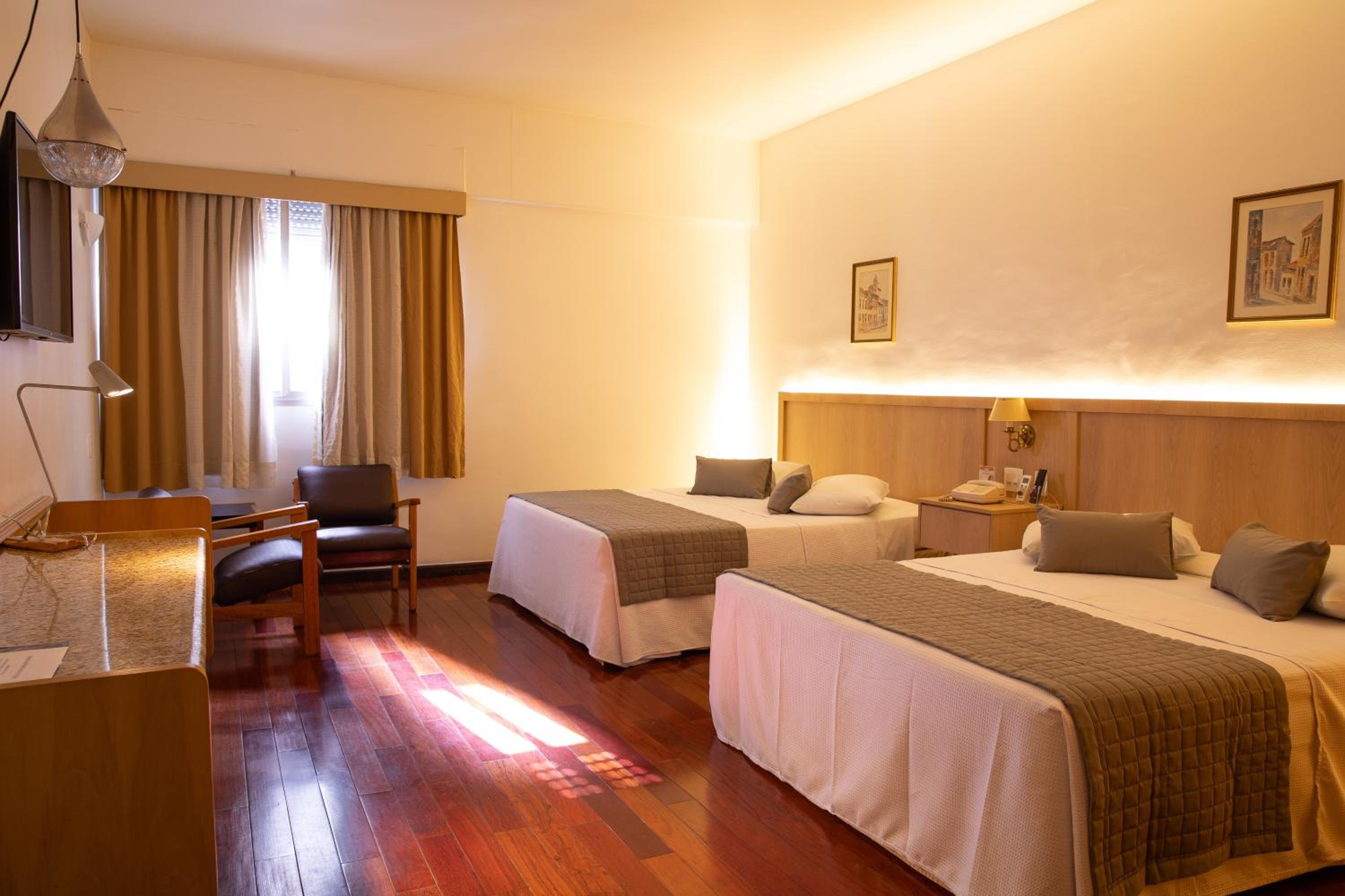 Deluxe Queen Room with Two Queen Beds photo 3