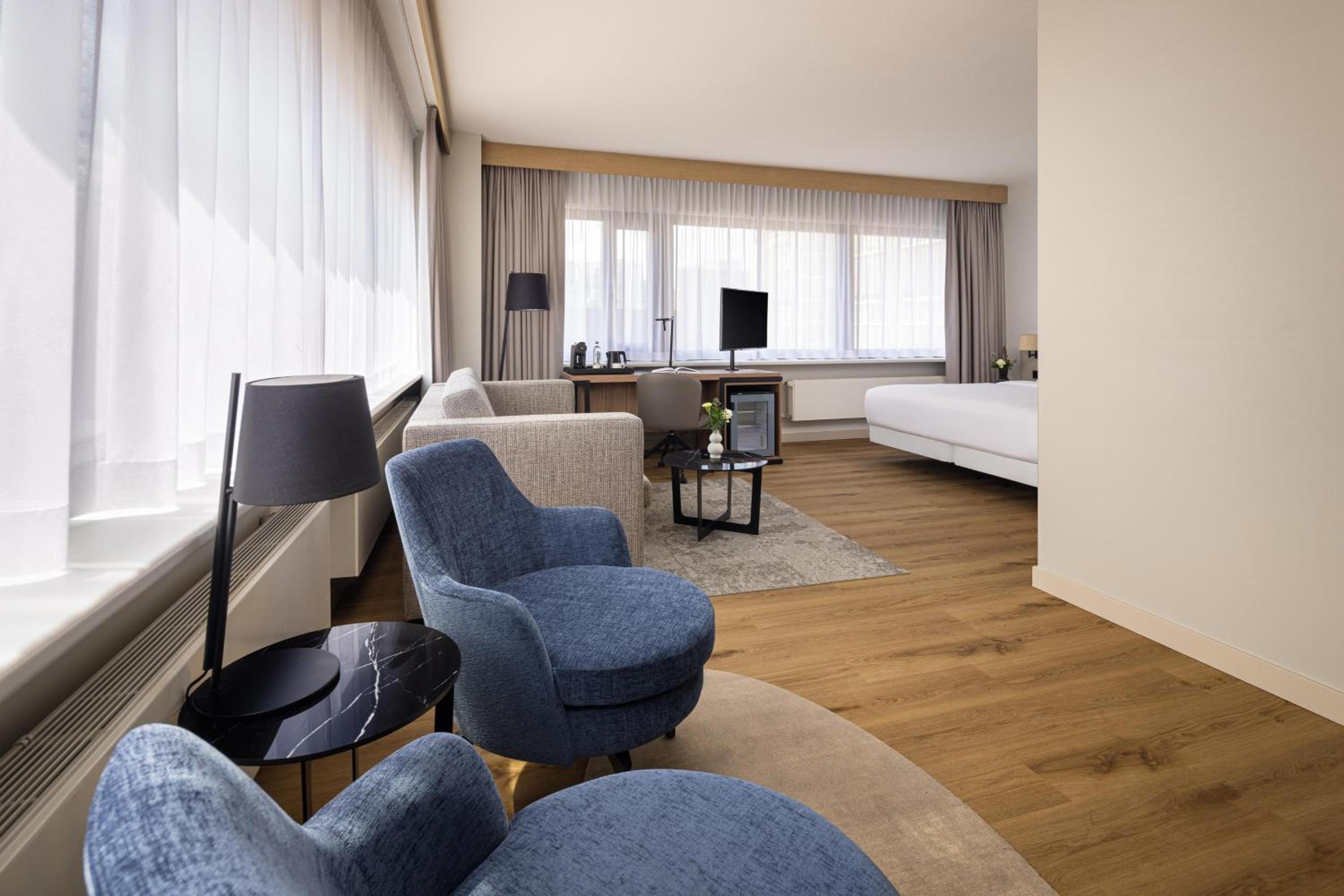 Standard Room with View - Photo 2