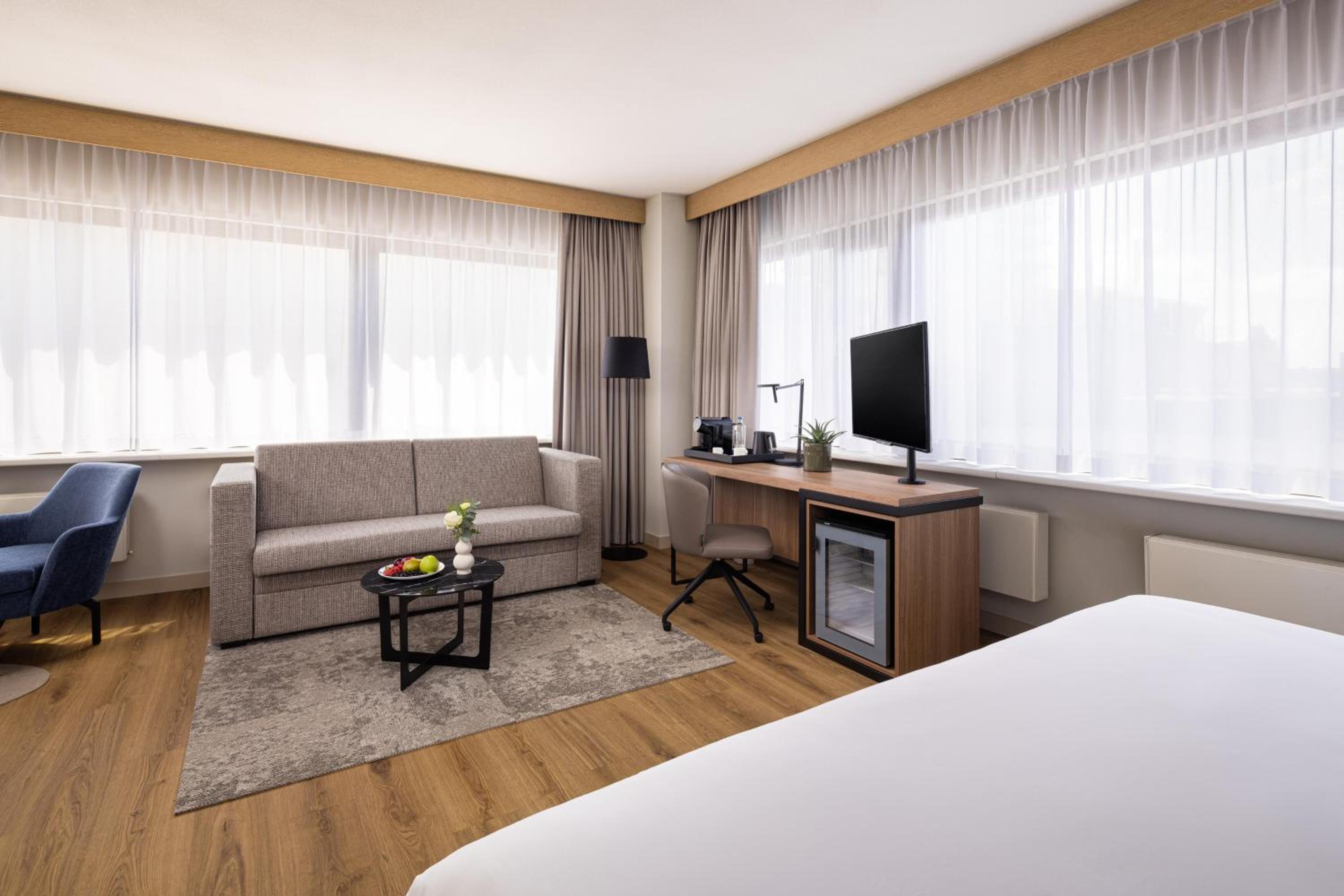 Standard Room with View - Photo 4