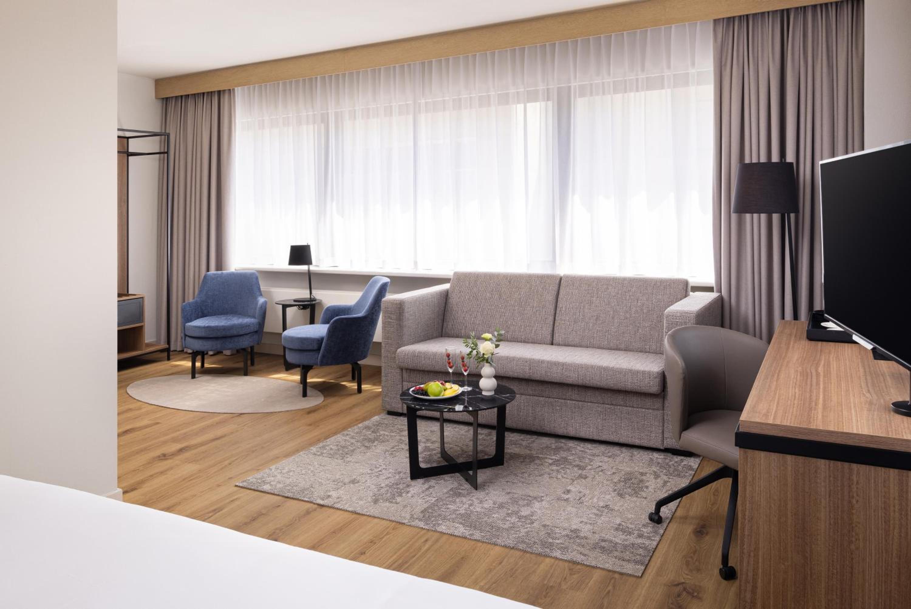 Standard Room with View - Photo 6