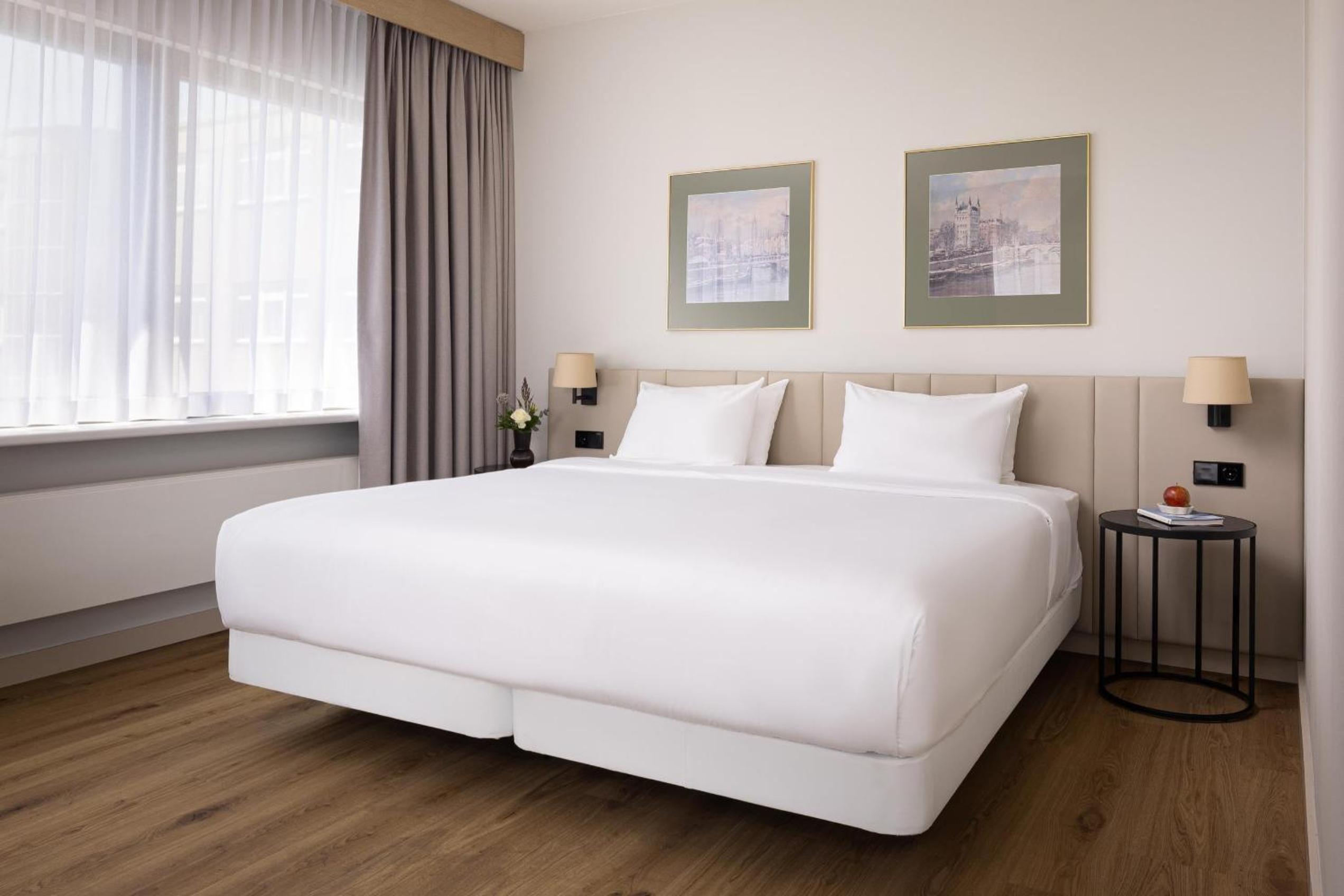 Standard Room with View - Photo 14