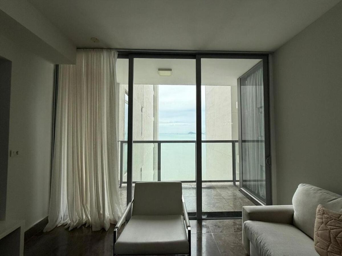 Studio Apartment with Queen Bed photo 3