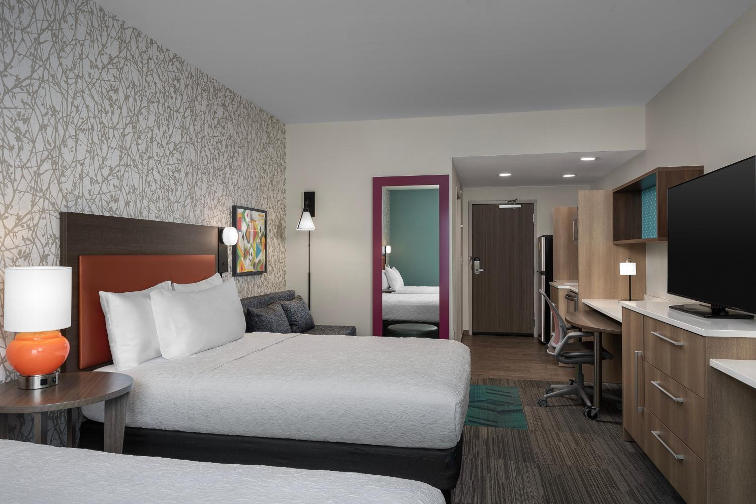 Queen Studio with Two Queen Beds and Sofa Bed - Non-Smoking