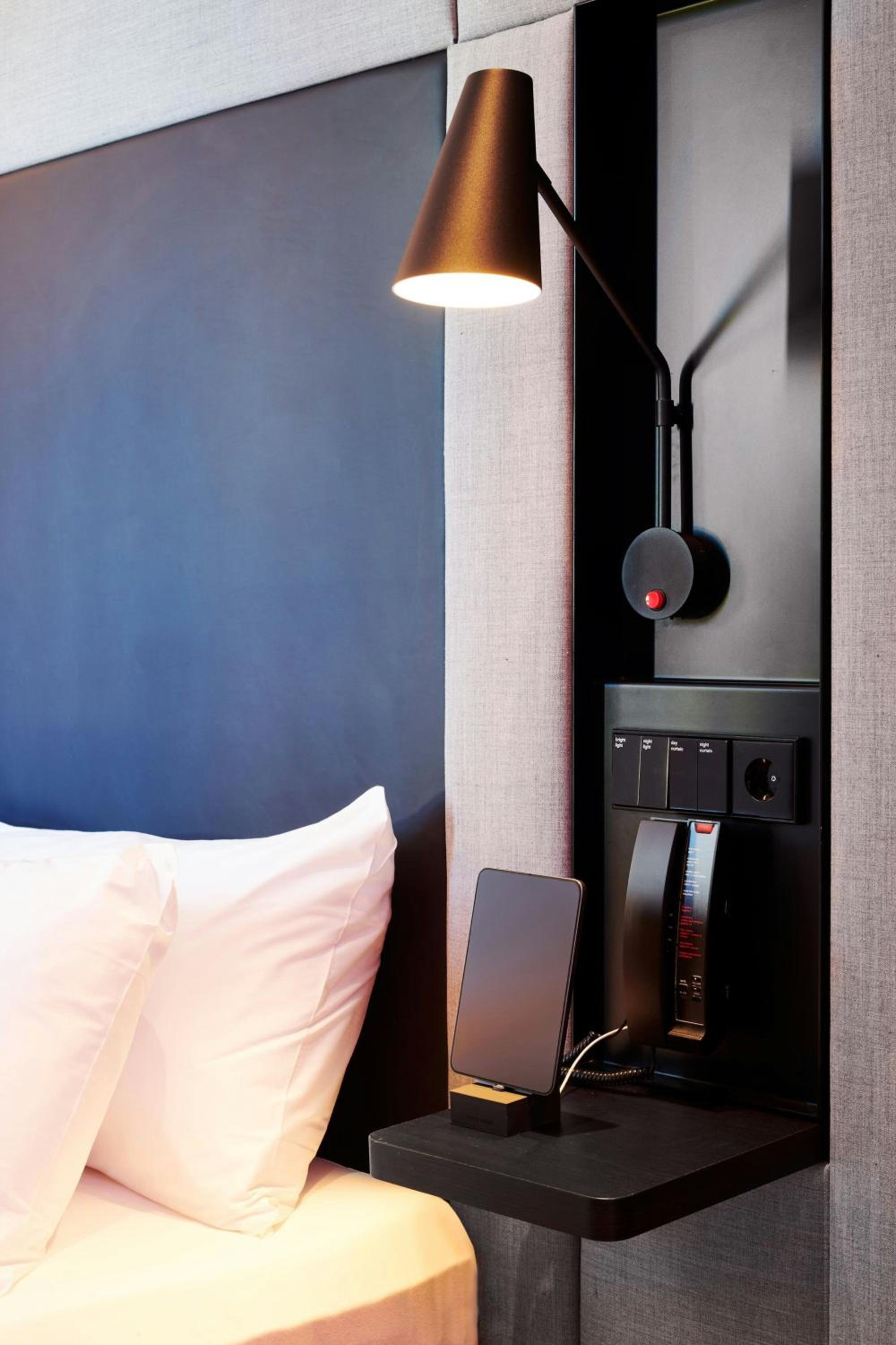 Available room thumbnail 5