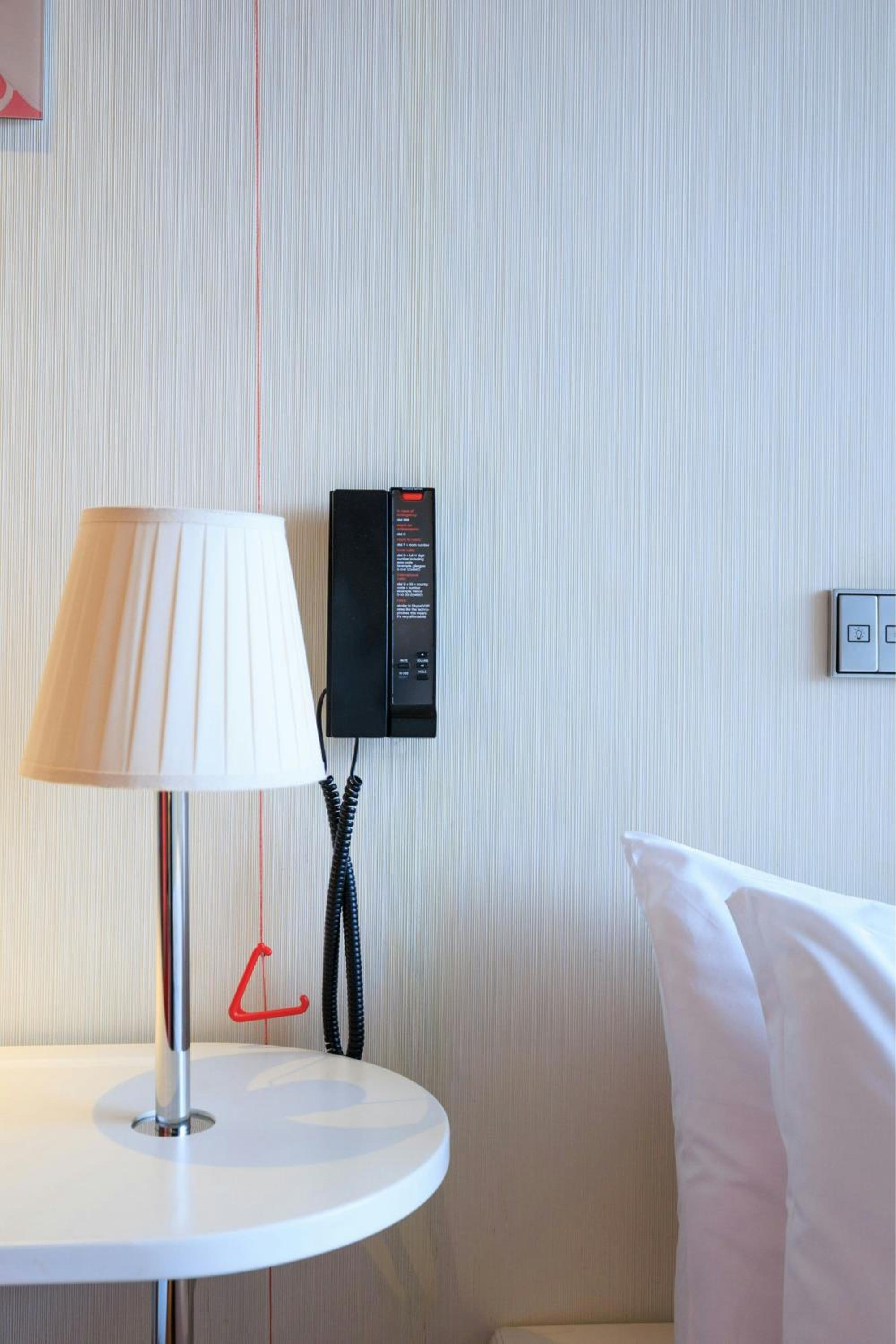 King Room - Accessible photo 2