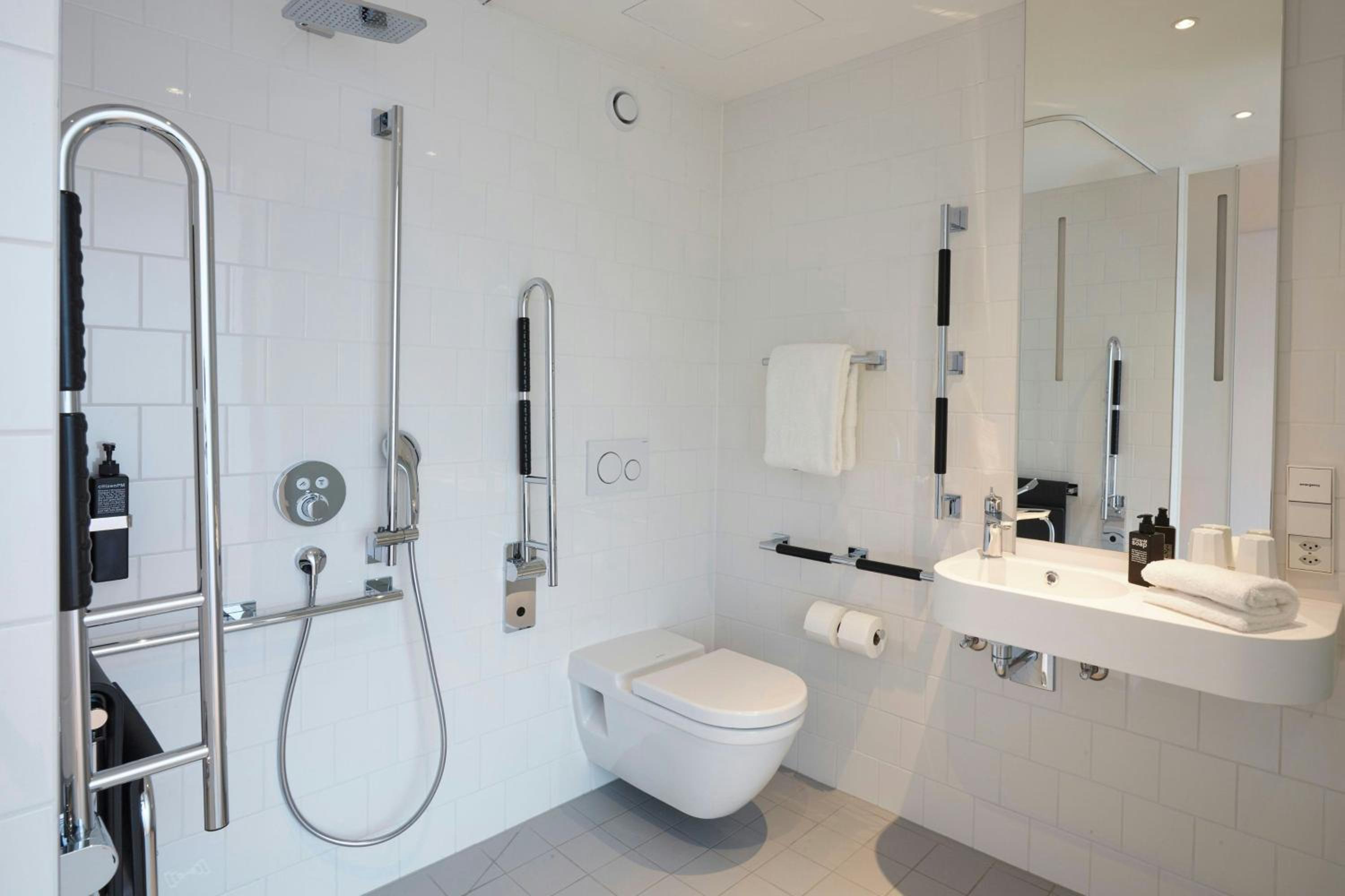 King Room - Accessible photo 3