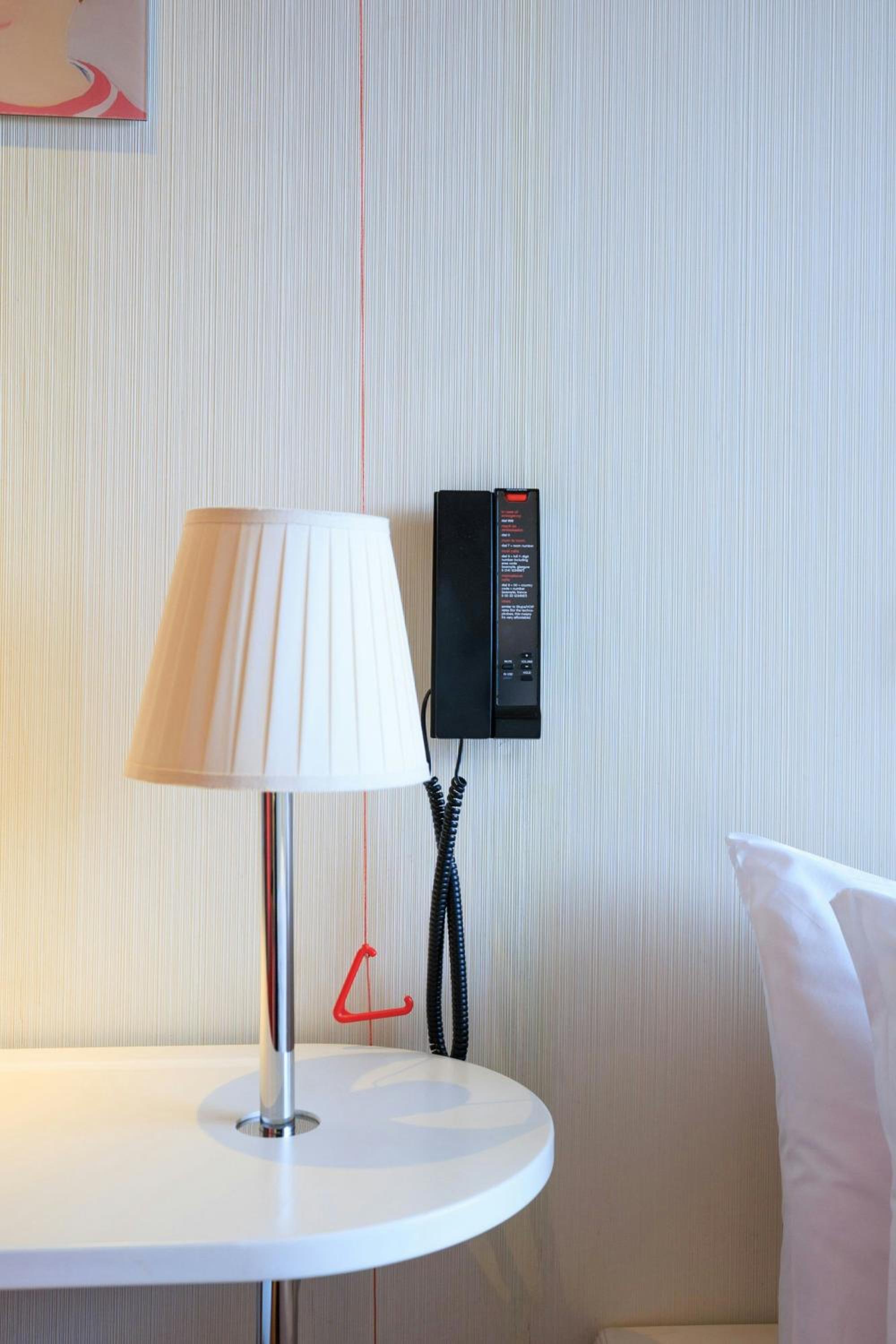 King Room - Accessible - Photo 7