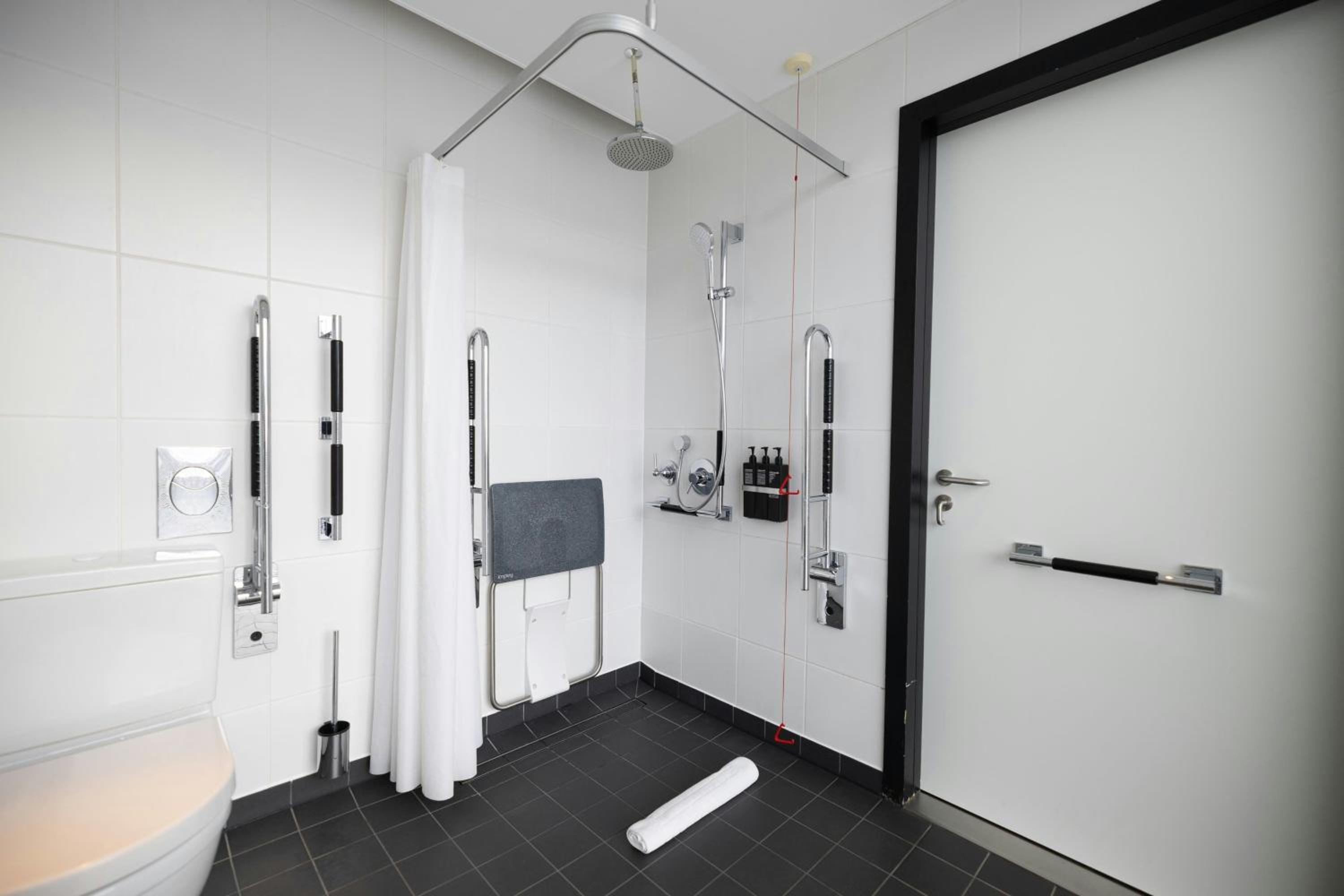 King Room - Accessible - Photo 4