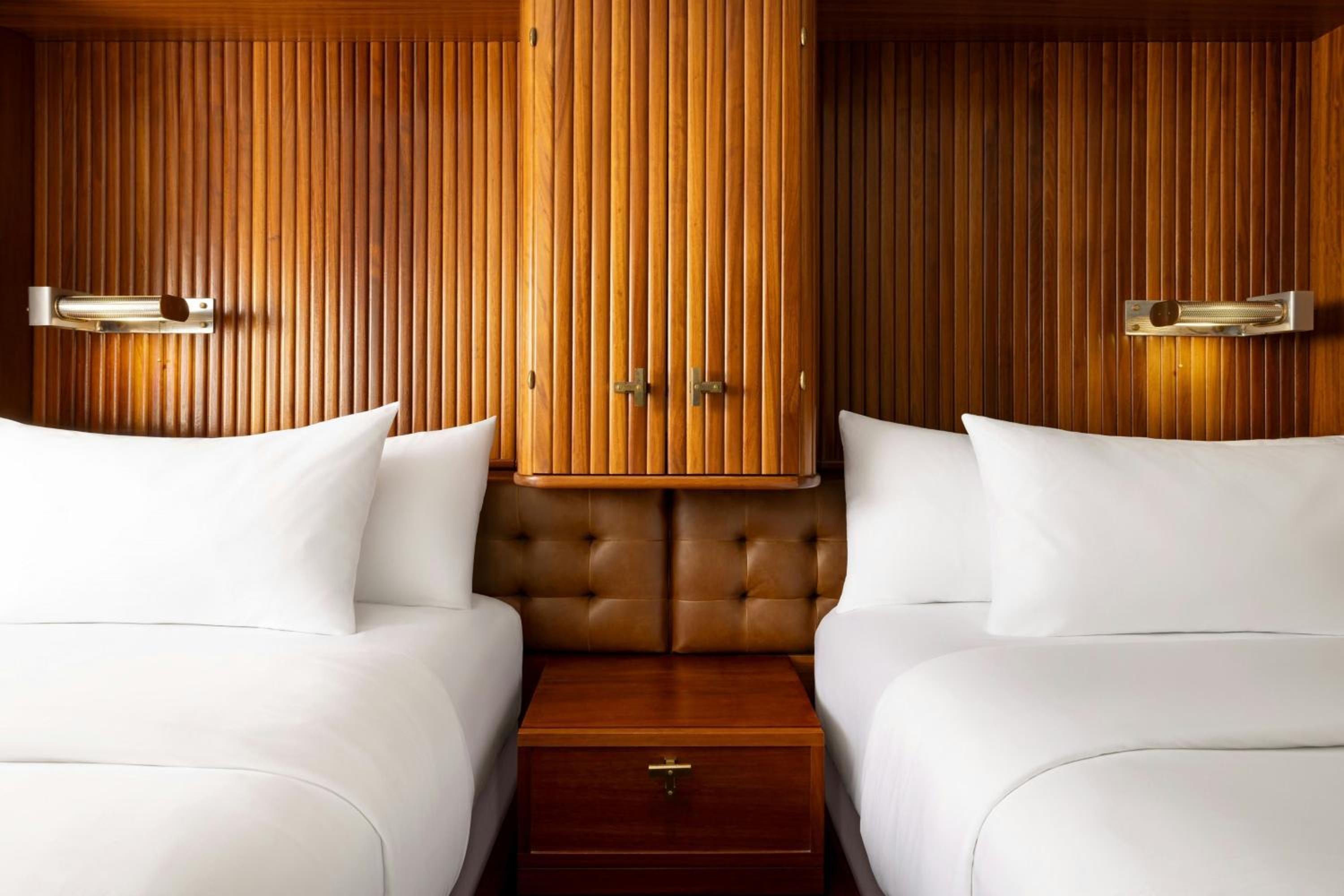 Classic Room with Two Double Beds and Roll-In Shower - Mobility and Hearing Accessible thumbnail 5