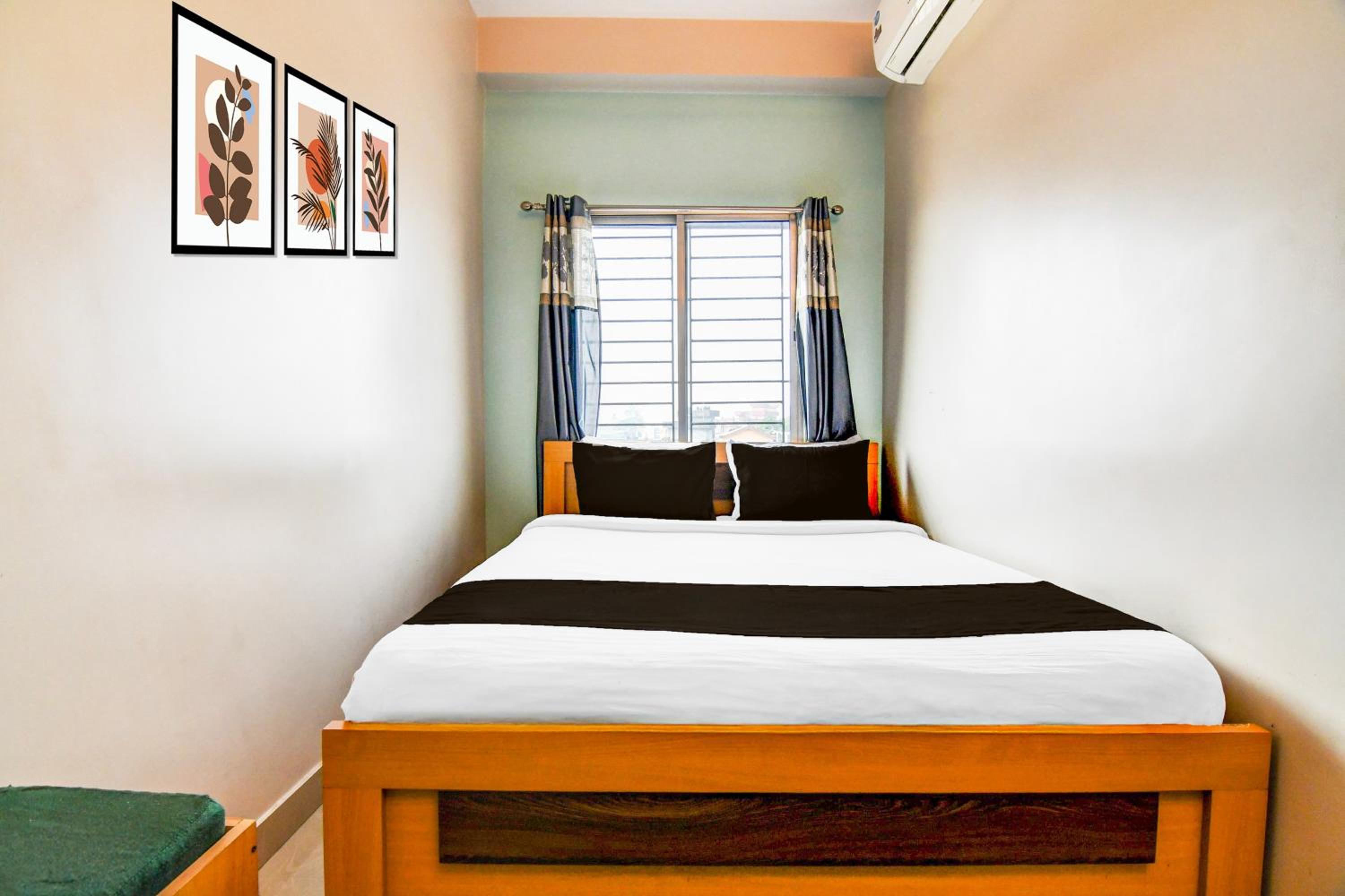 Small Single Room photo 3