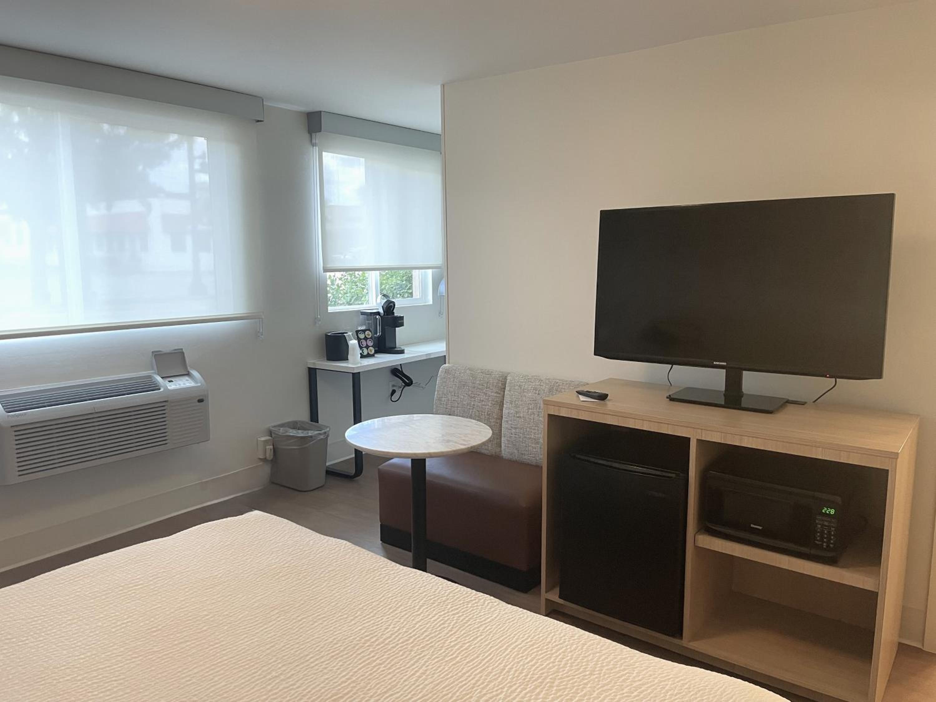 Superior King Room - Photo 3