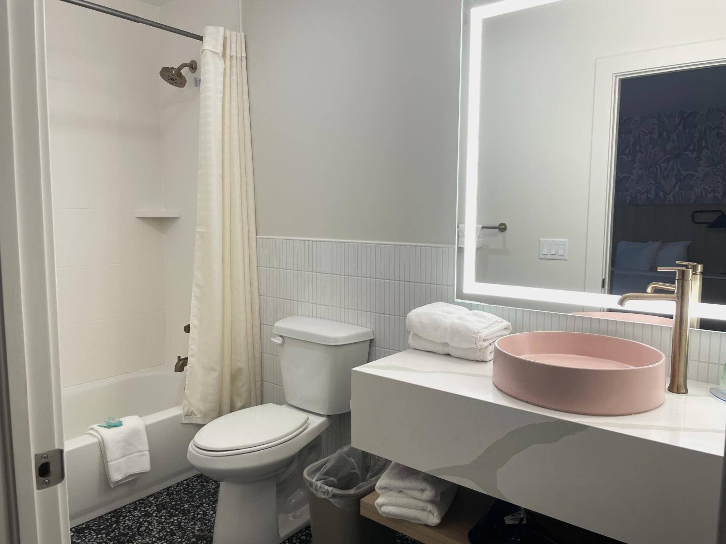 Superior King Room - Photo 3