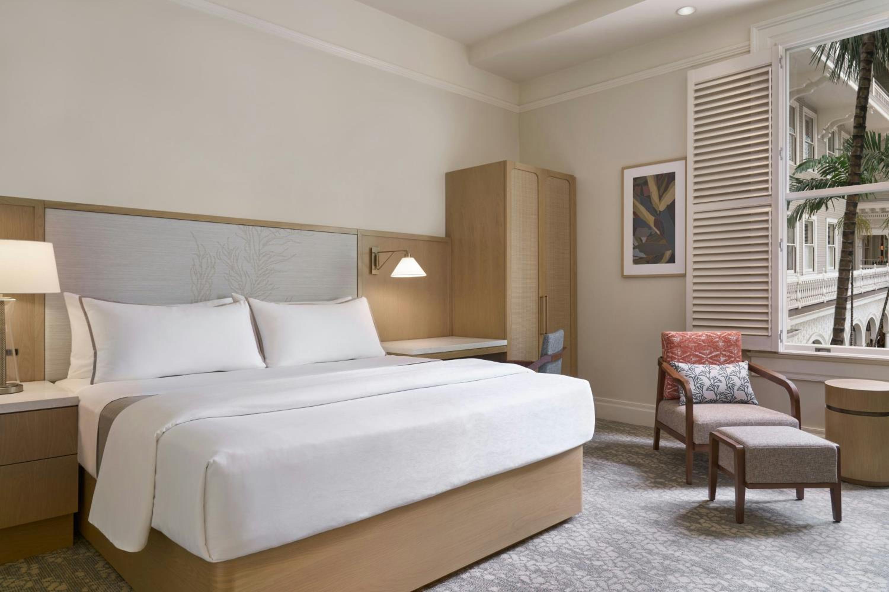 Diamond King or Queen Room with Roll-In Shower and City View - Mobility and Hearing Accessible