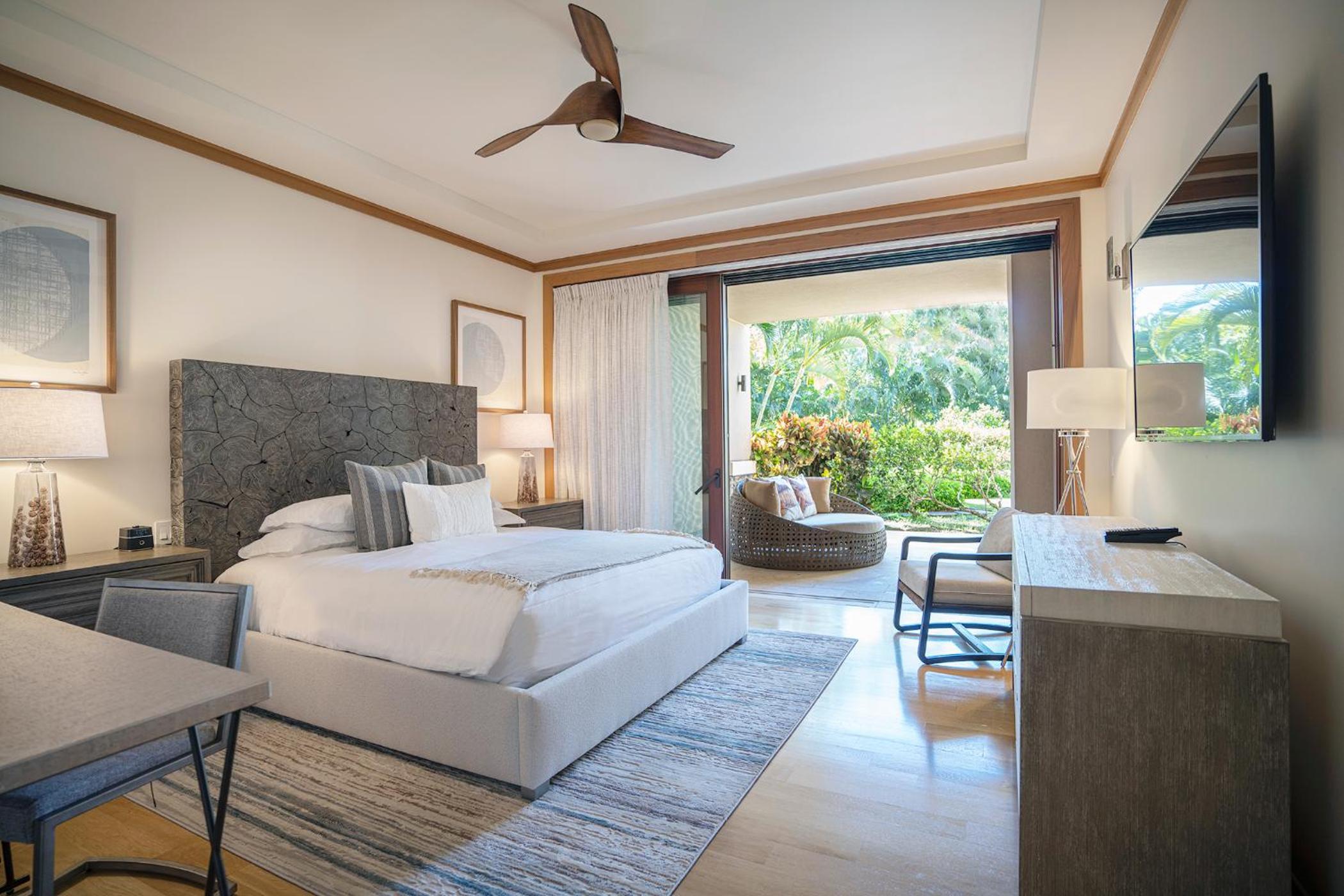 Three Bedroom Grand Residence with Garden View