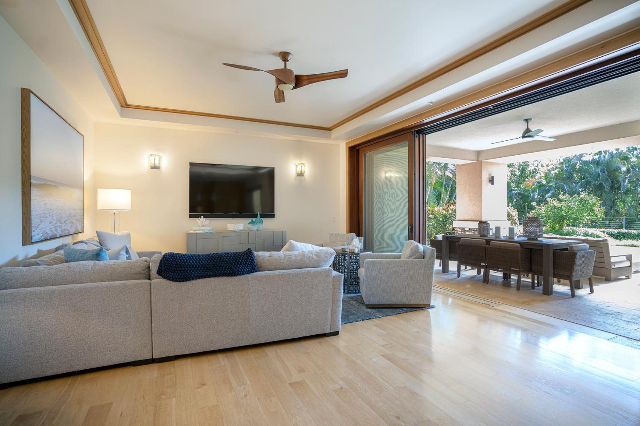 Three Bedroom Grand Residence With Garden View