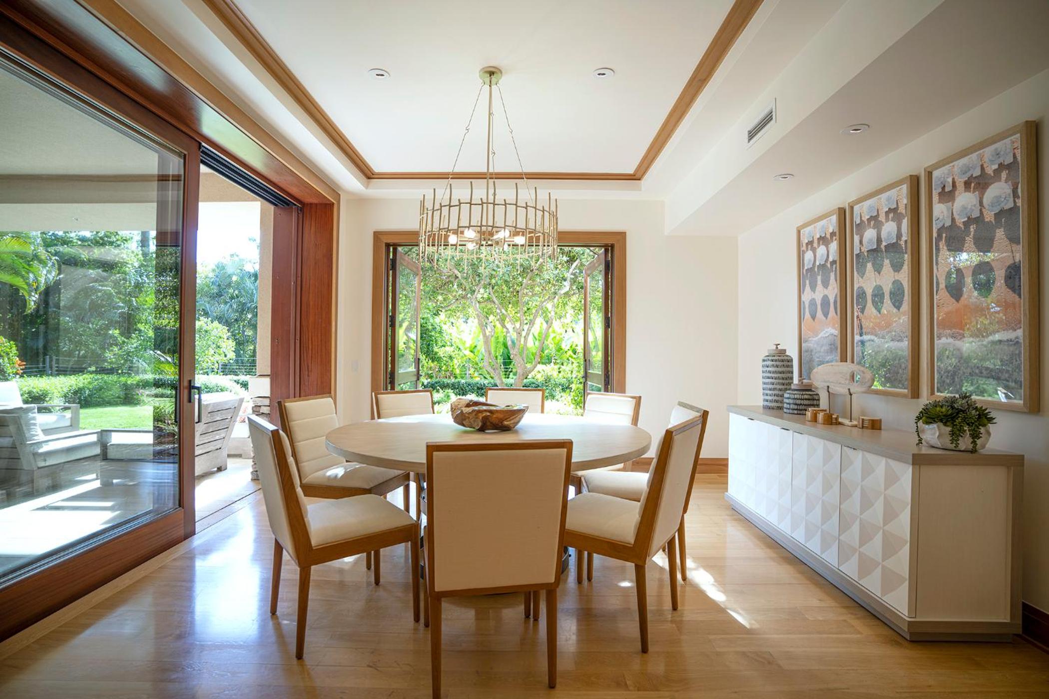 Three Bedroom Grand Residence With Garden View