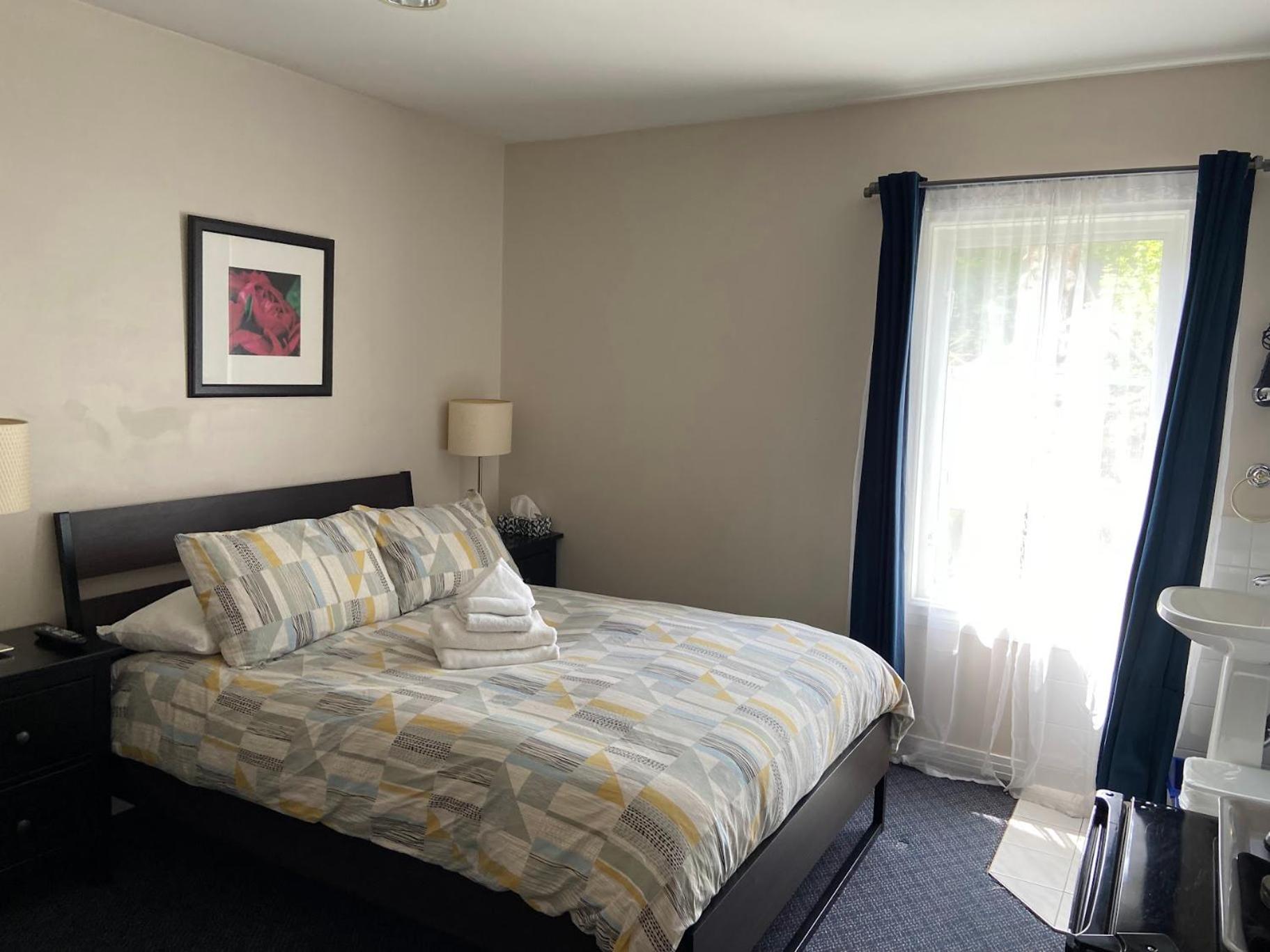 Economy Double Room photo 1