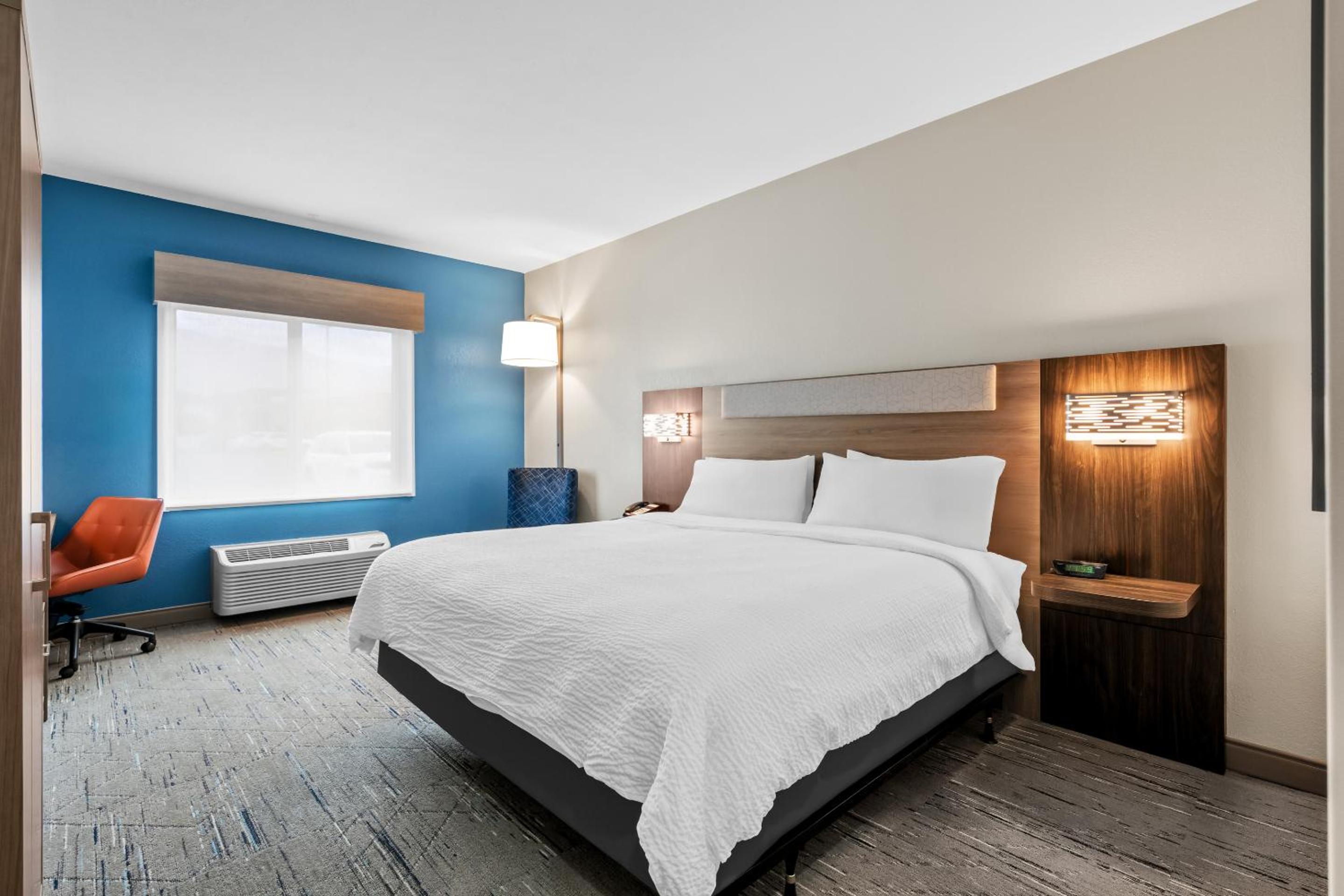 King Room - Mobility Access/Hearing Accessible - Photo 1