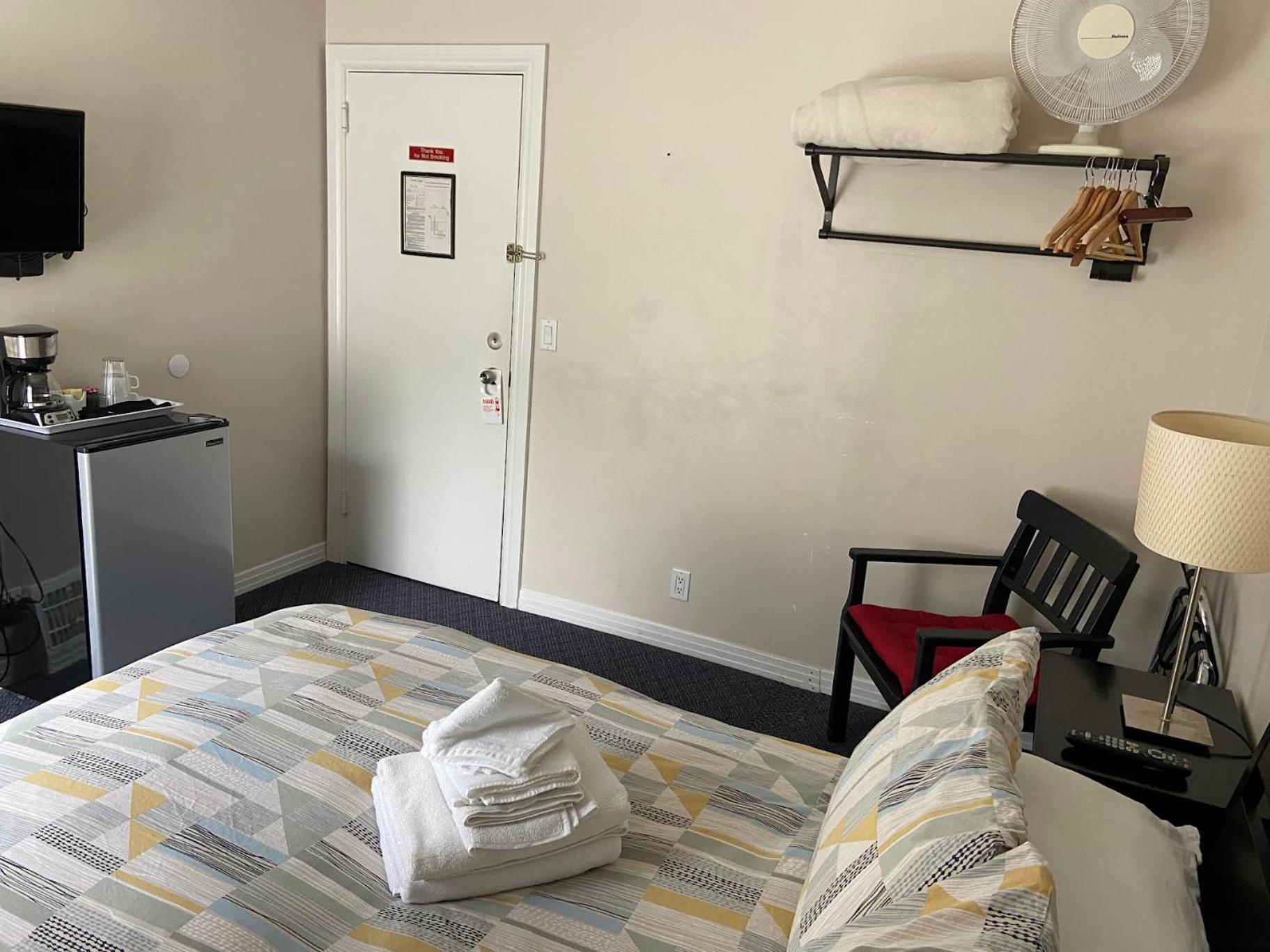 Economy Double Room photo 2