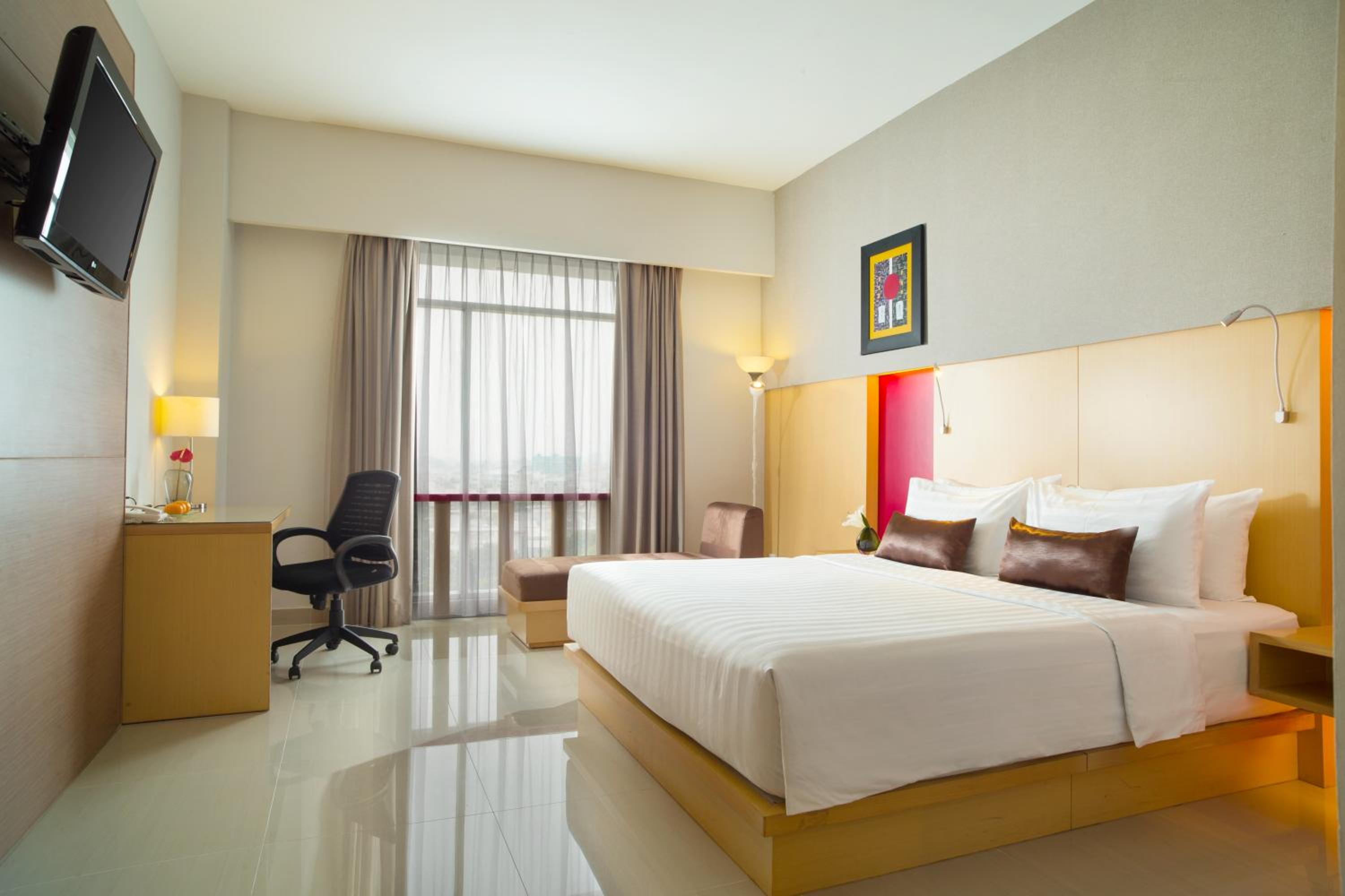 Deluxe Queen Room - Photo 1
