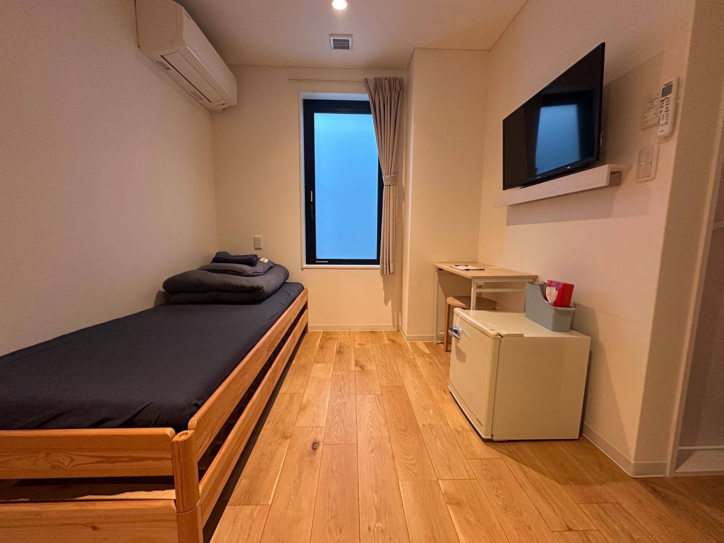 Single Room photo 2