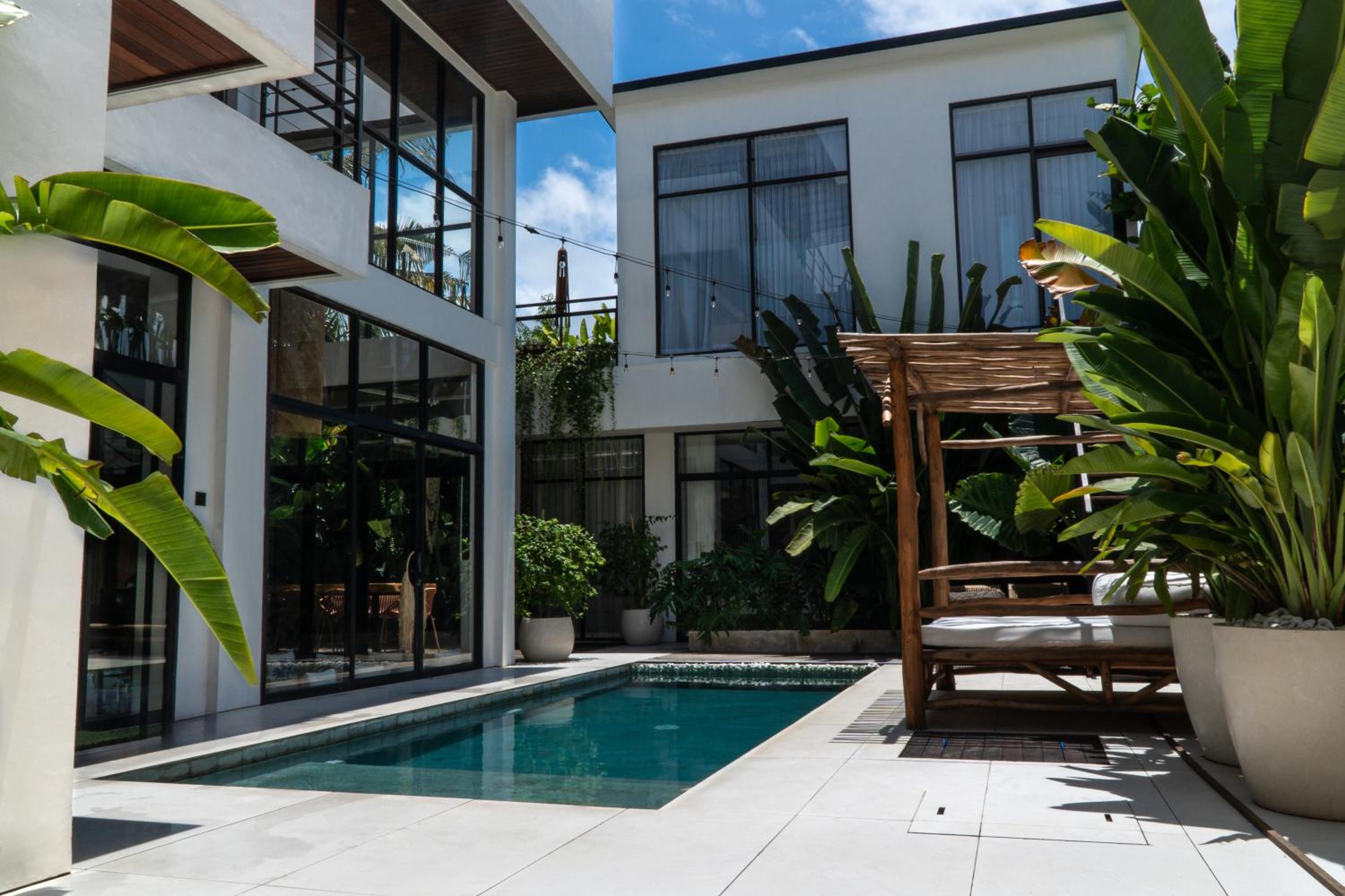 Villa with Private Pool photo 3