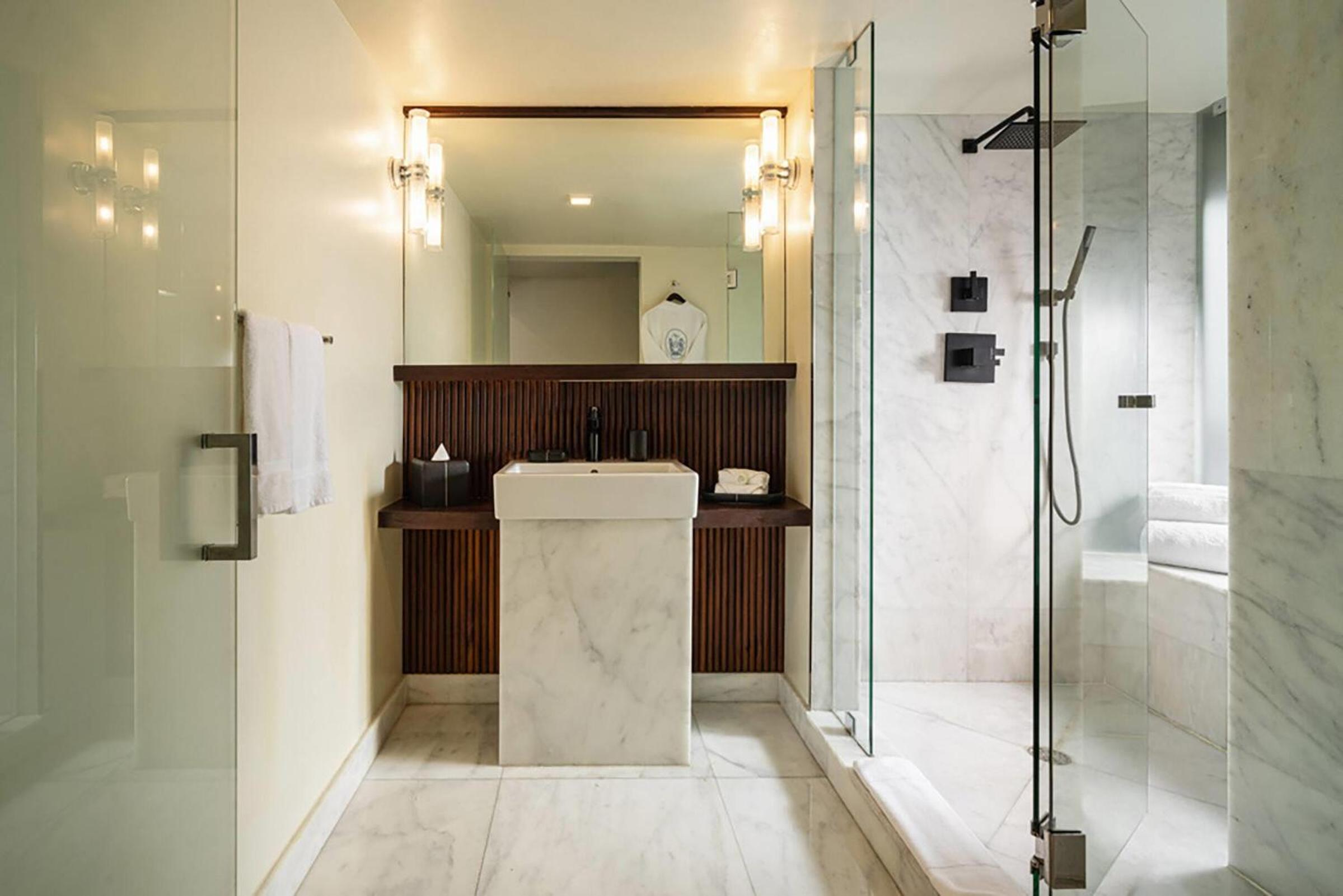 Junior King Suite - Non-Smoking