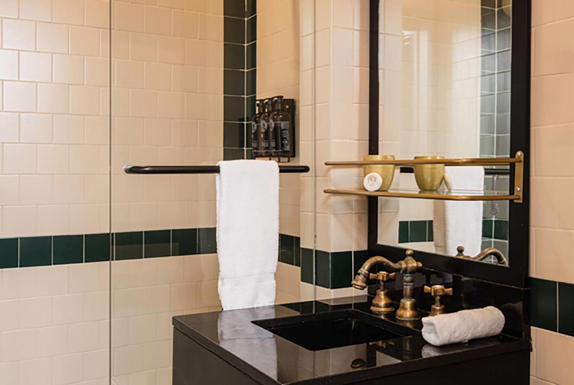 King Room - Non-Smoking