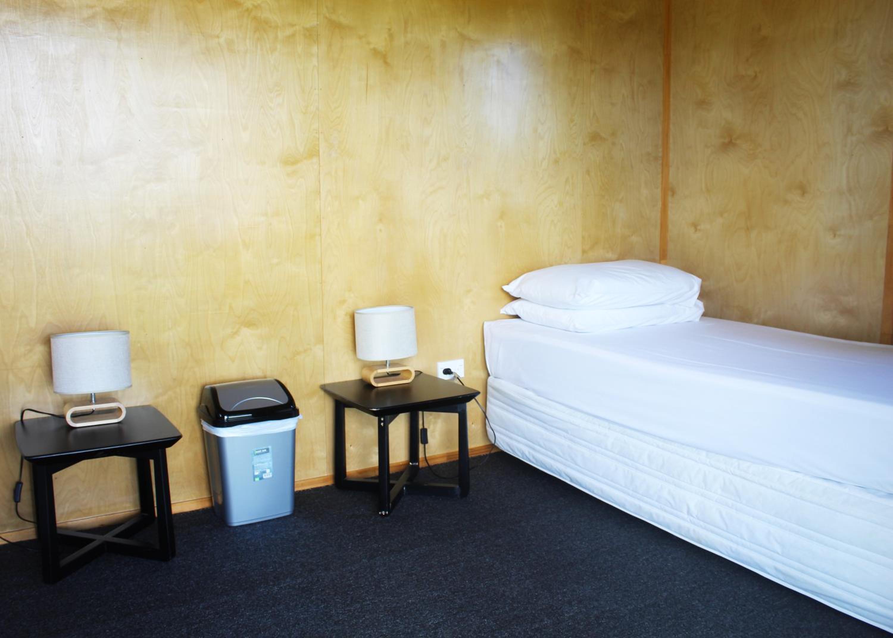 Sea View Kiwi Cabin Double/Twin Room with shared bathroom photo 2