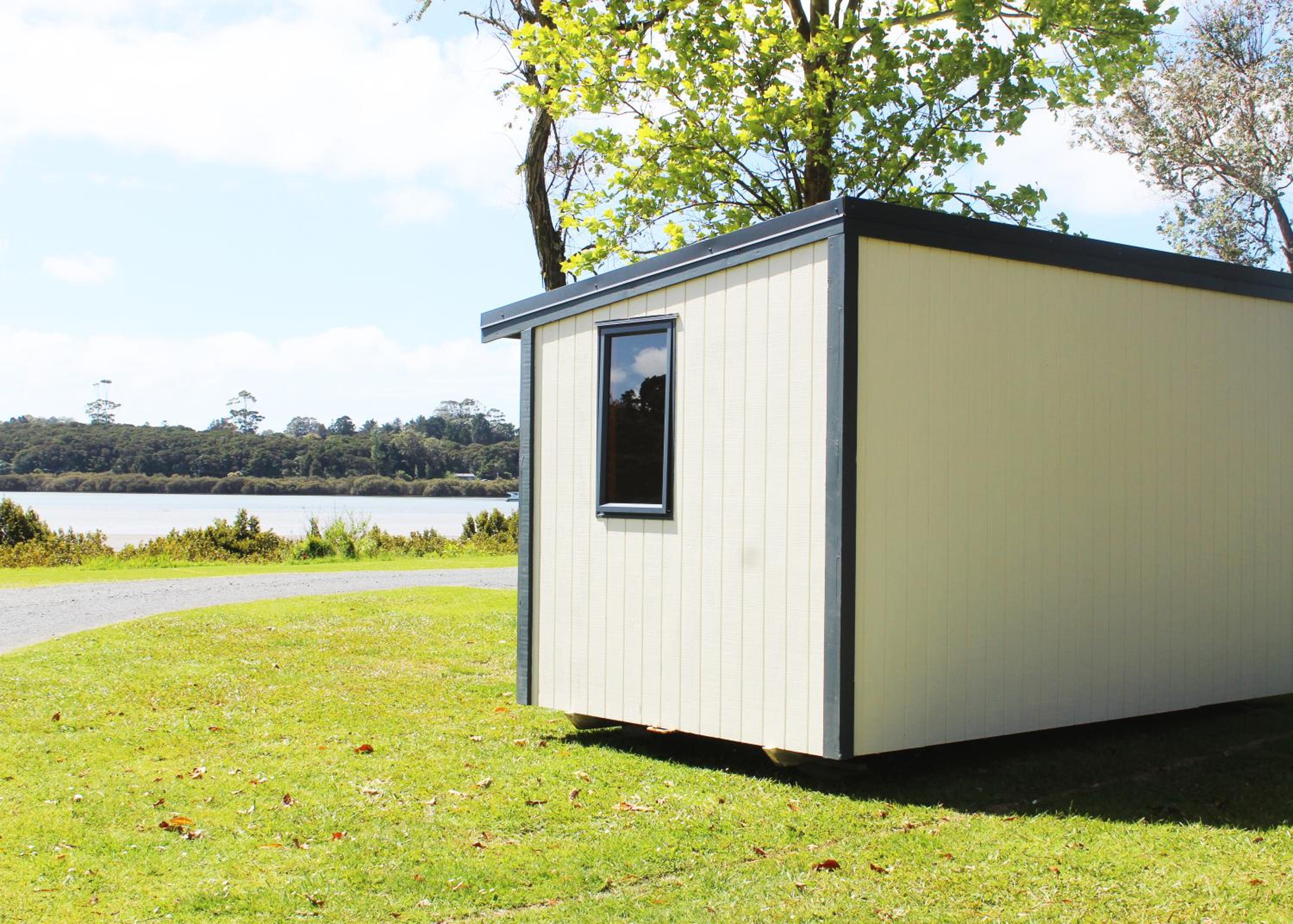 Sea View Kiwi Cabin Double/Twin Room with shared bathroom photo 1