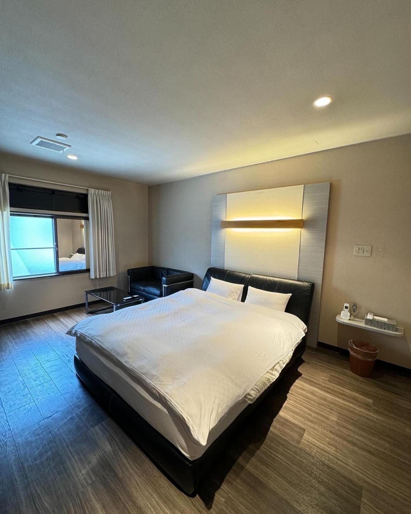Deluxe Double Room with Bath - Photo 1