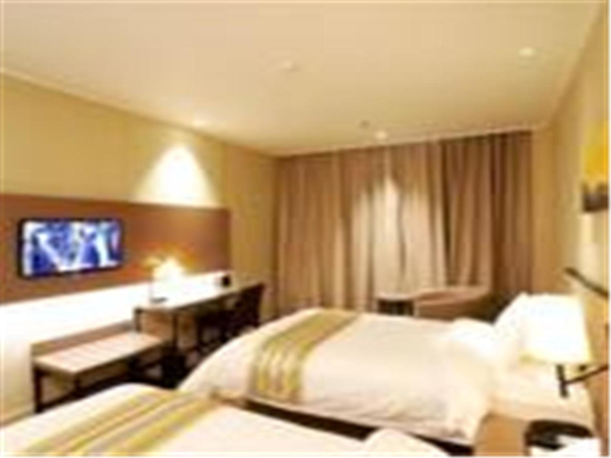 Mainland Chinese Citizens - Standard Twin Room - Photo 1