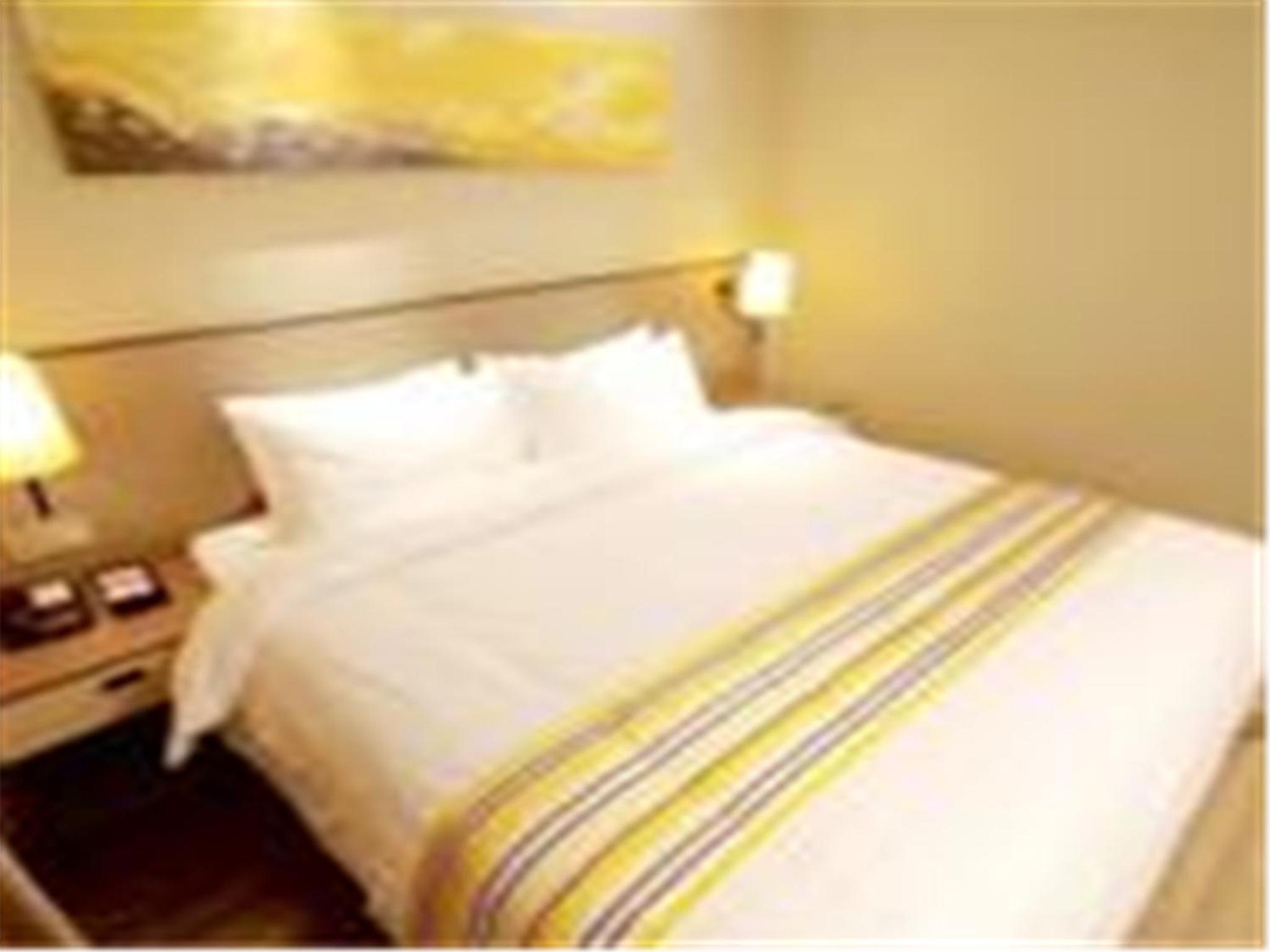 Mainland Chinese Citizens - Standard Twin Room - Photo 1