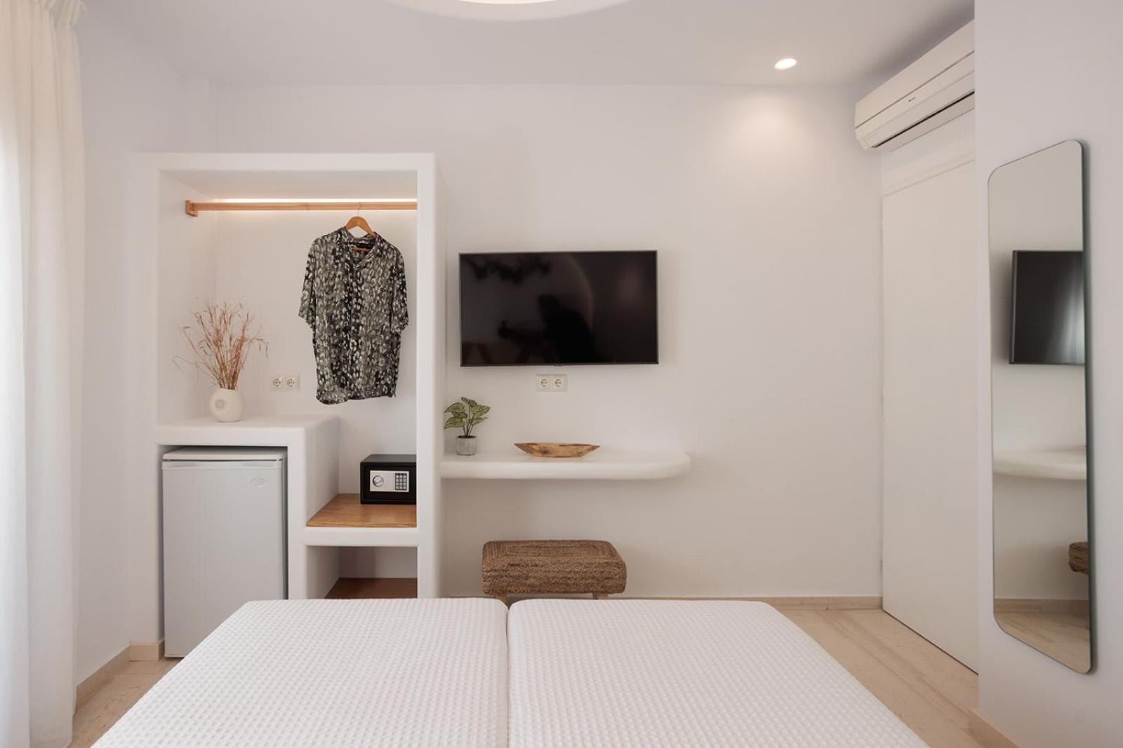 Double or Twin Room photo 3