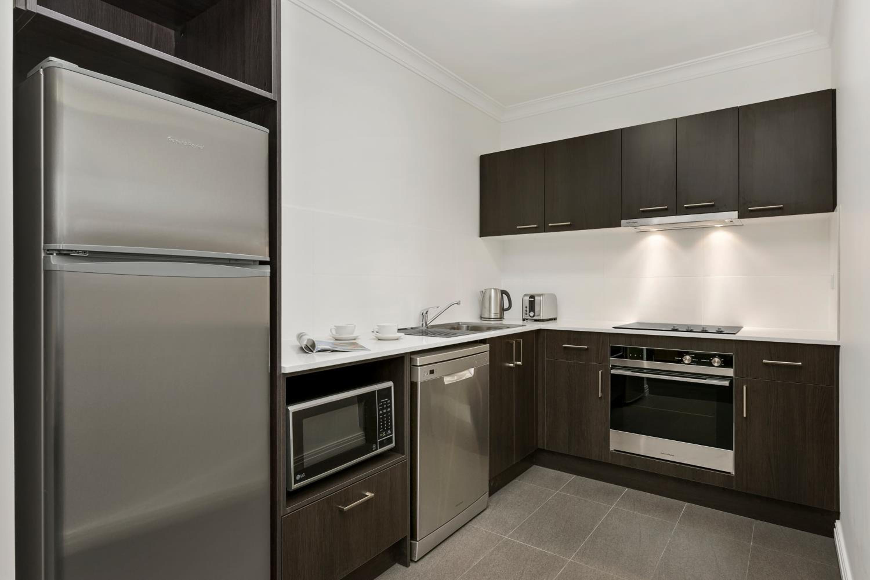 One-Bedroom Apartment - Photo 3