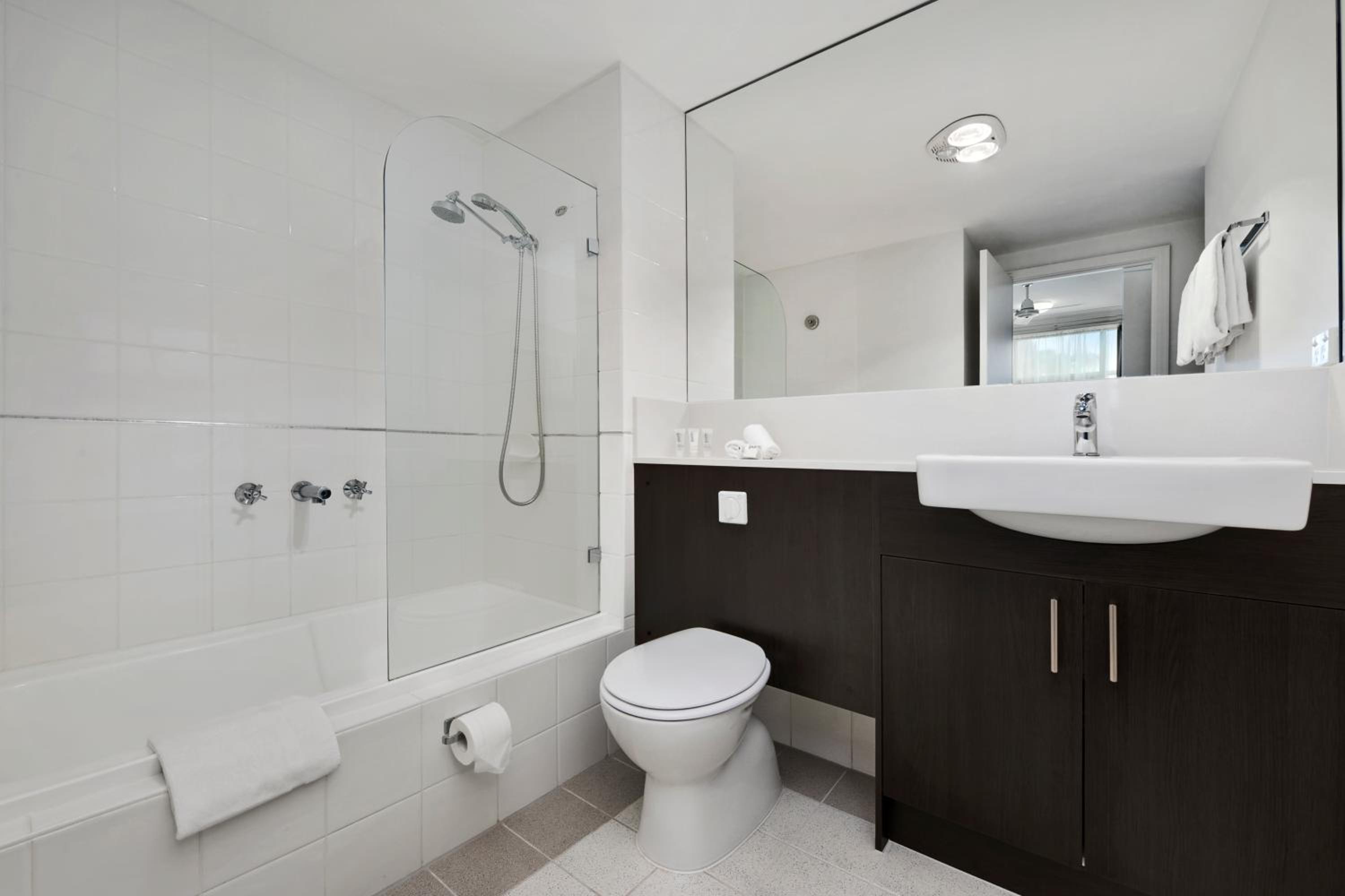 One-Bedroom Apartment - Photo 4