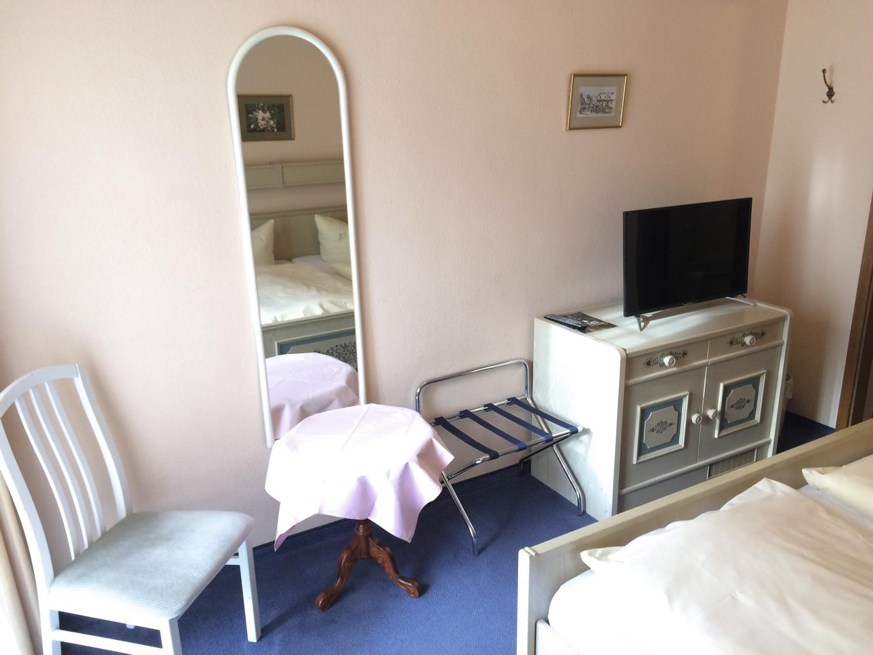 Economy Double Room photo 3