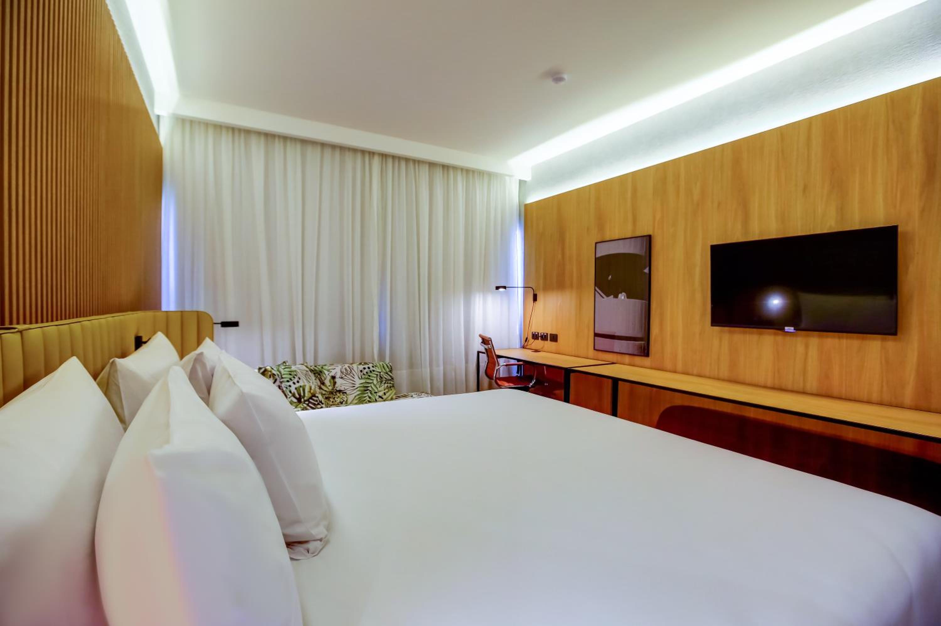 Luxury Room with Panoramic View photo 3