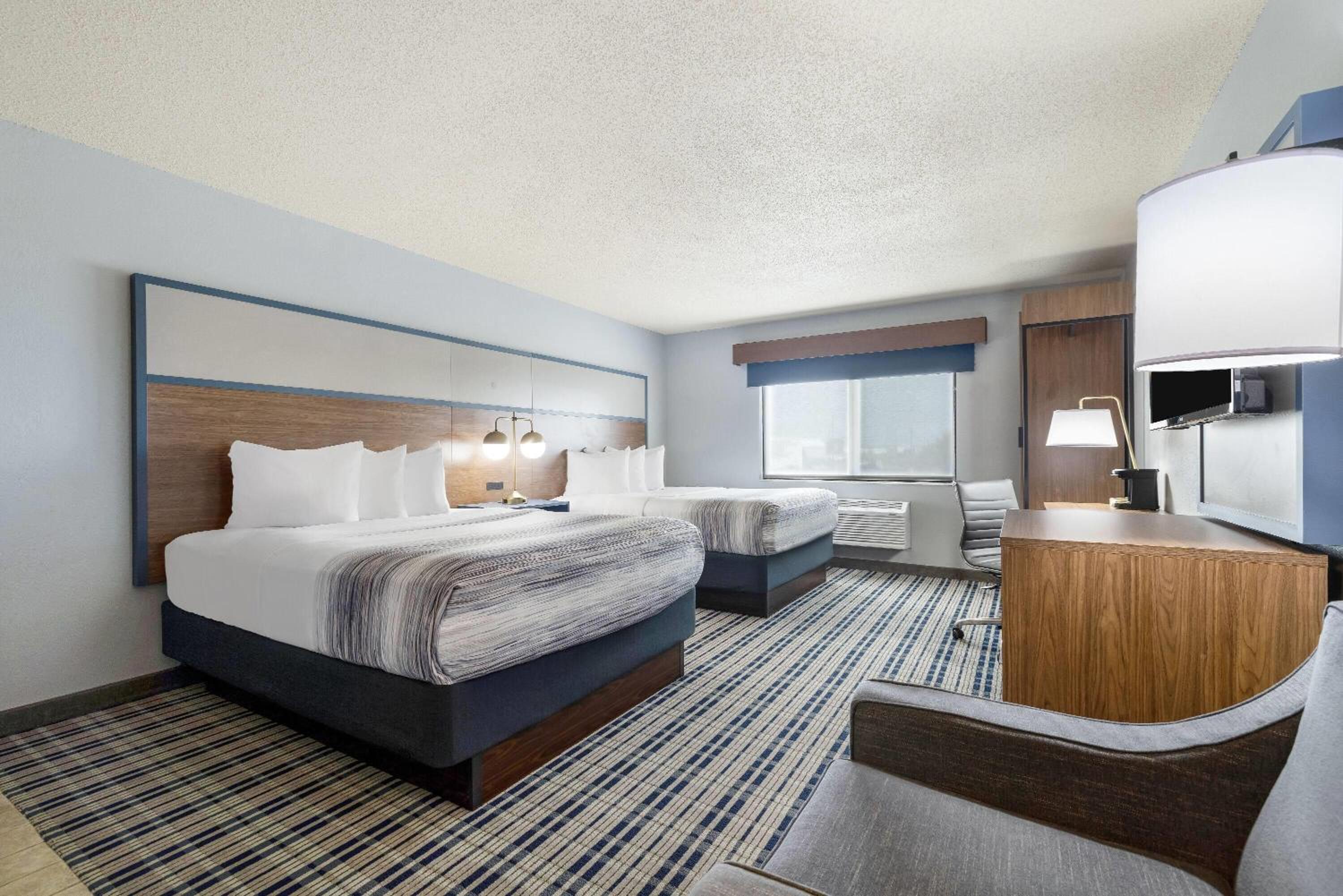Queen Room with Two Queen Beds - Non-Smoking/Pet-Friendly