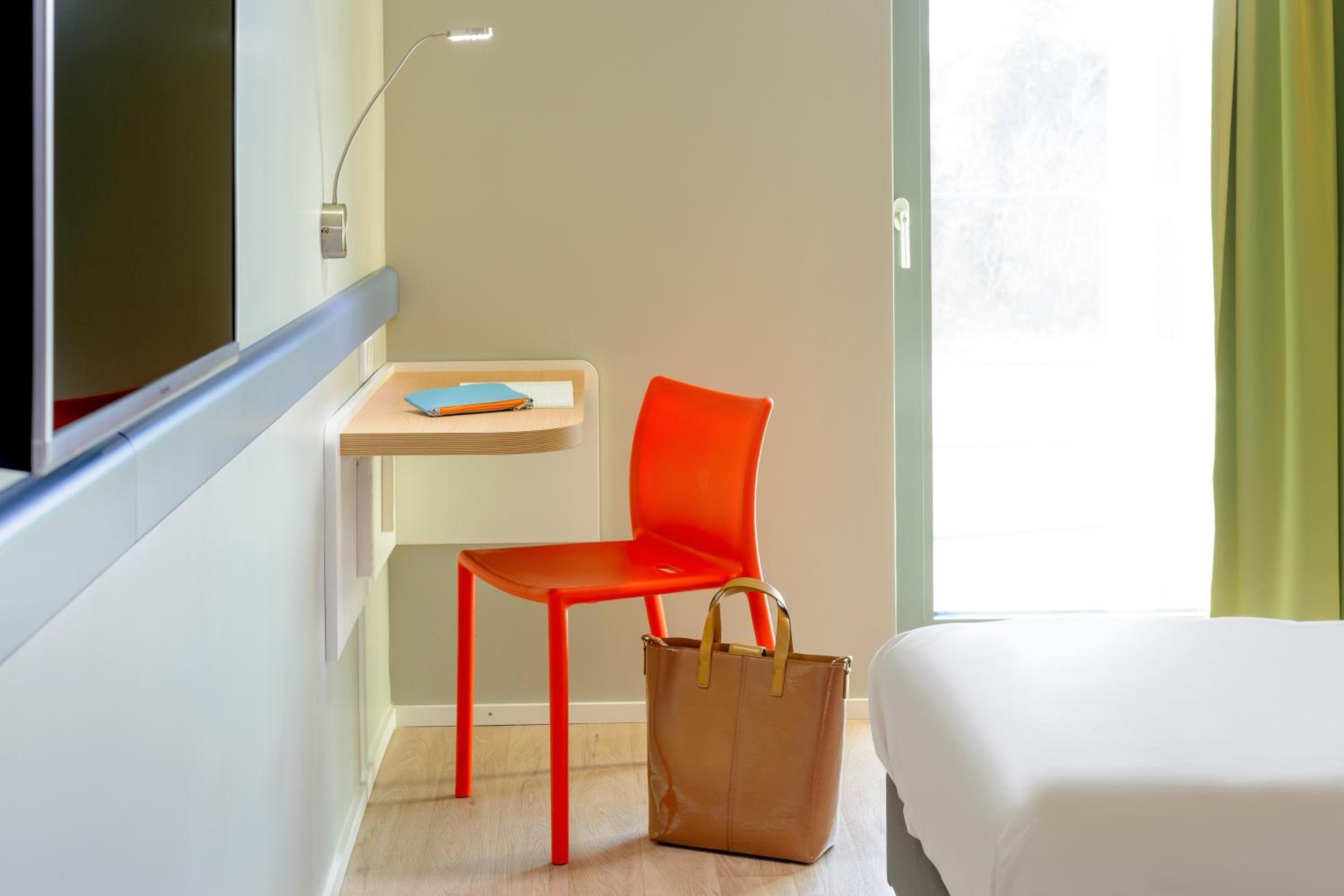 Twin Room - Photo 3