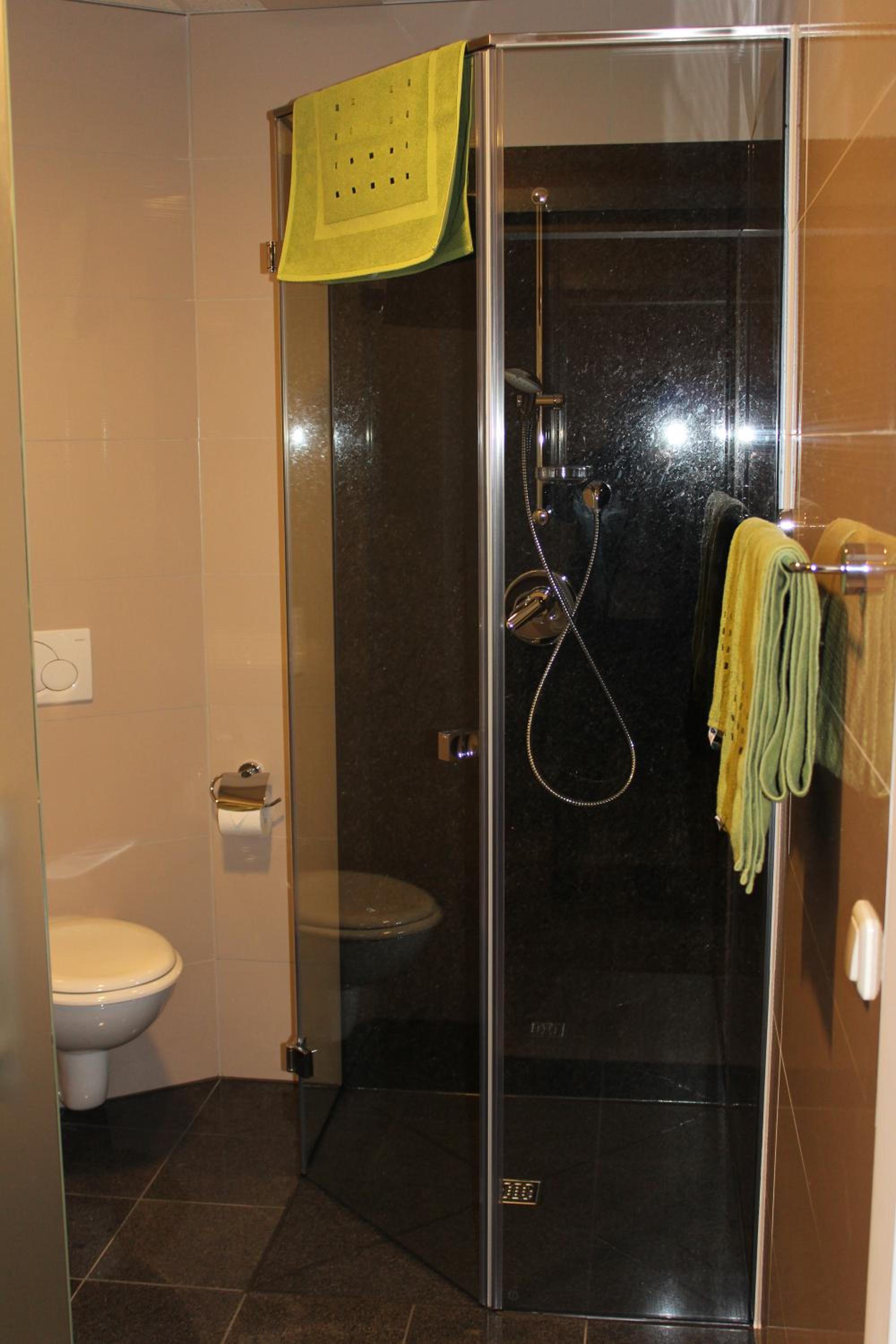 Deluxe Double Room with Shower photo 3