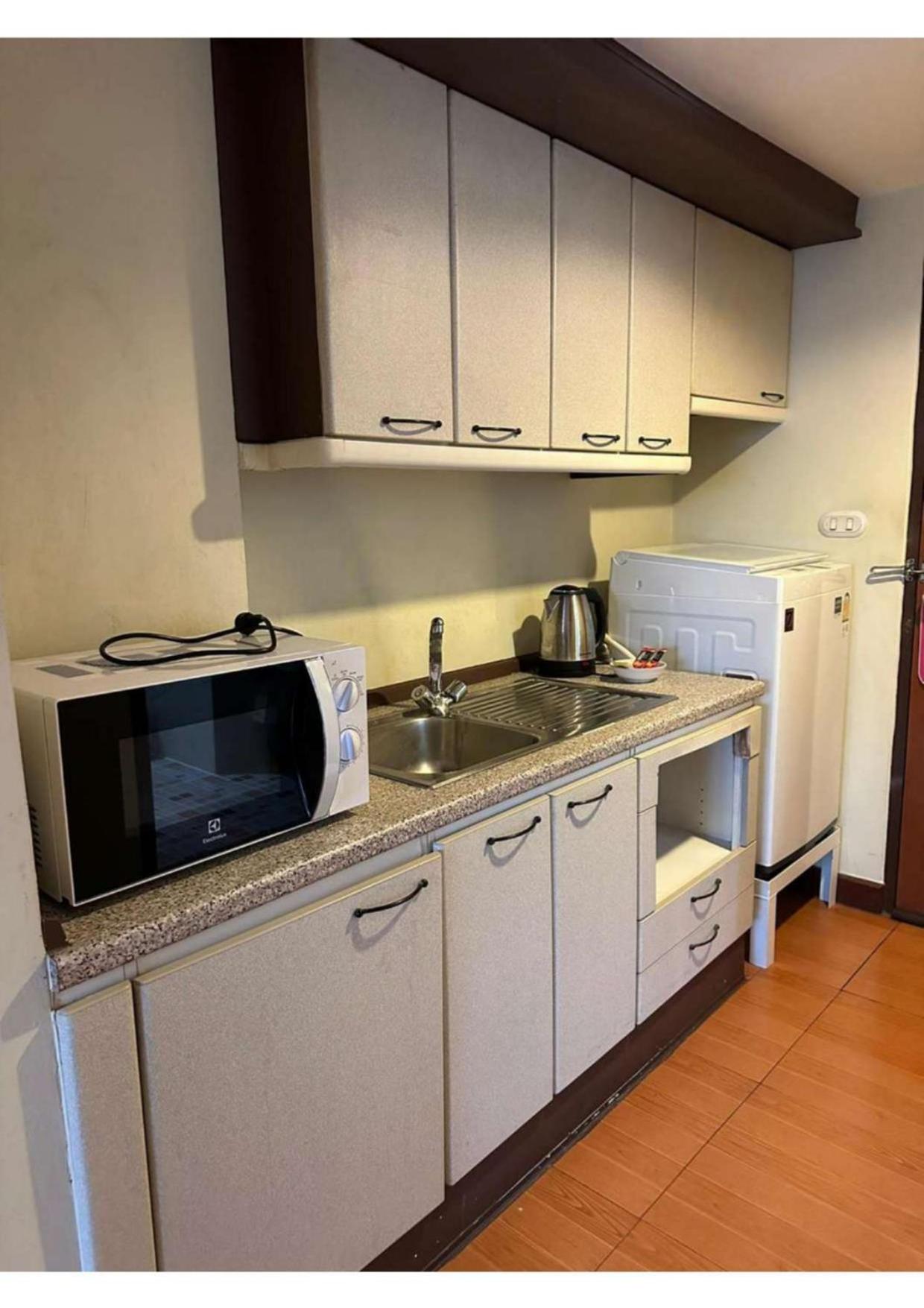 Studio Apartment photo 3