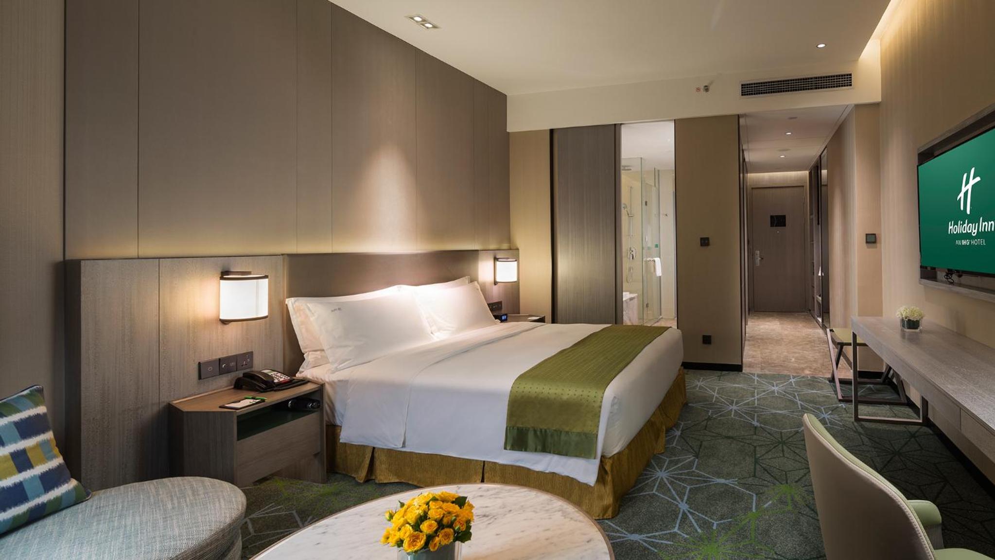 Standard King Room - Photo 2