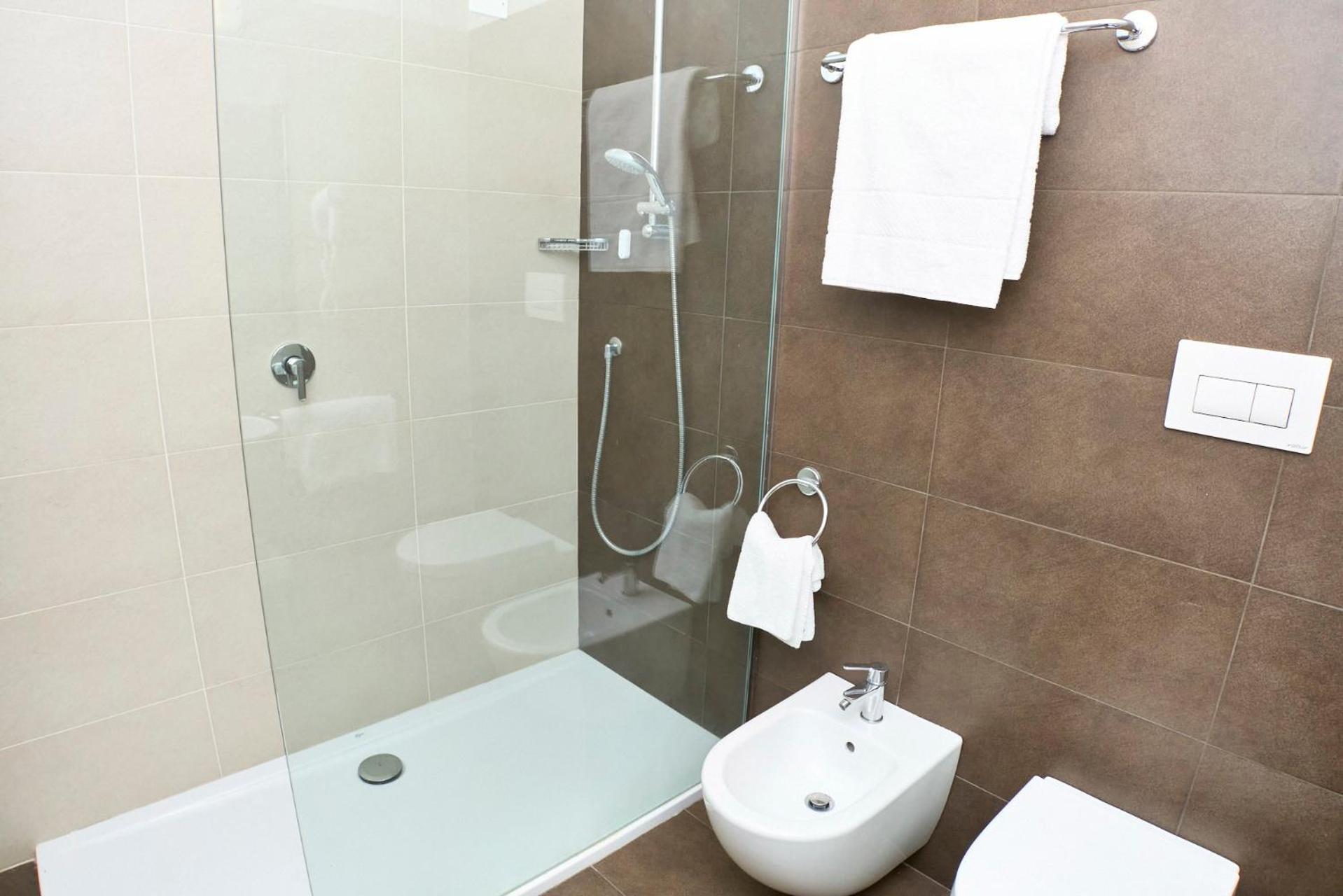 Double or Twin Room photo 3